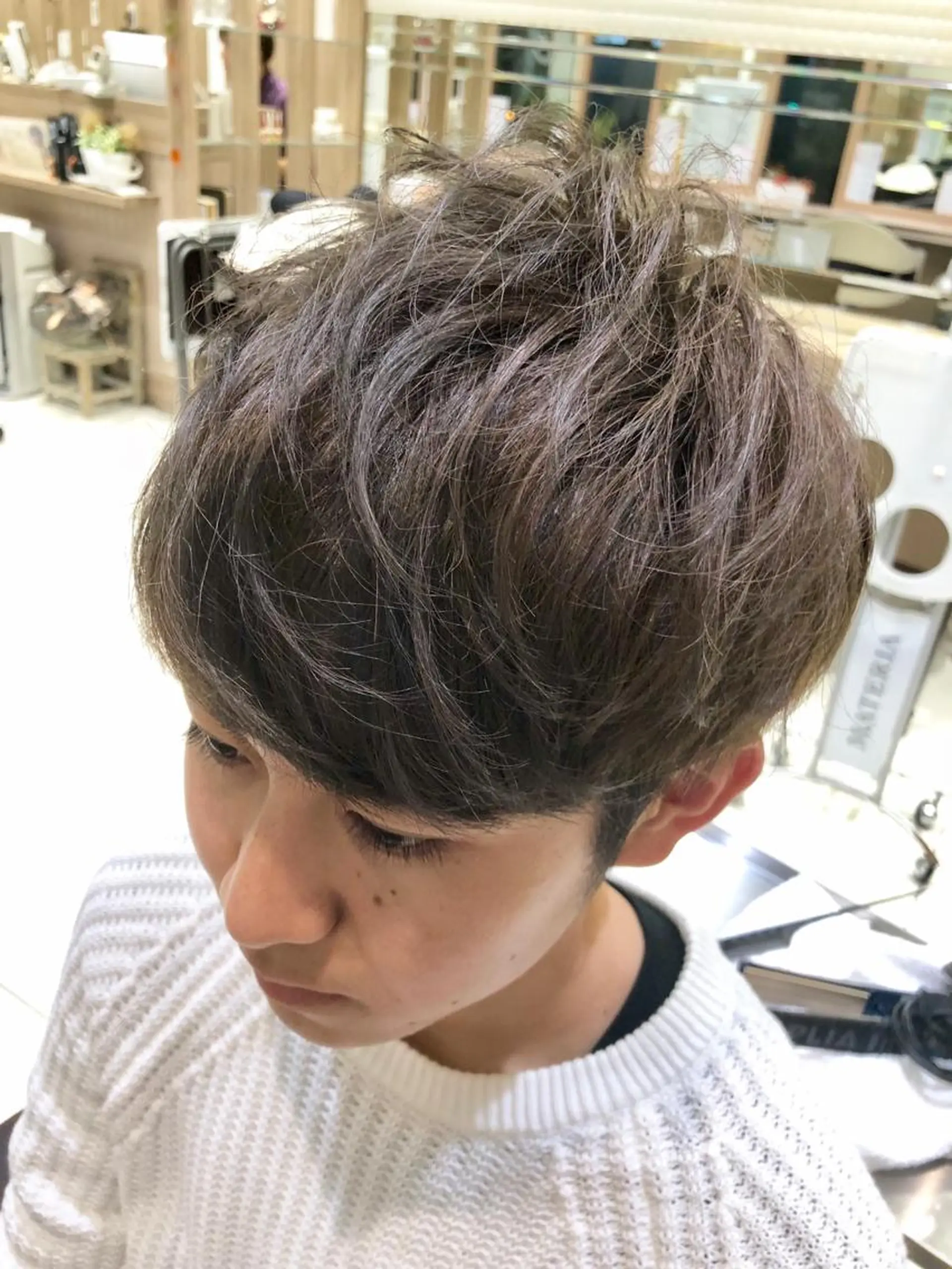 ショート カラー ヘアアレンジ メンズ メンズブリーチ アッシュ アッシュグレー アッシュグレージュ ブリーチ メンズパーマ特化/ KAORU/店長のヘアスタイル