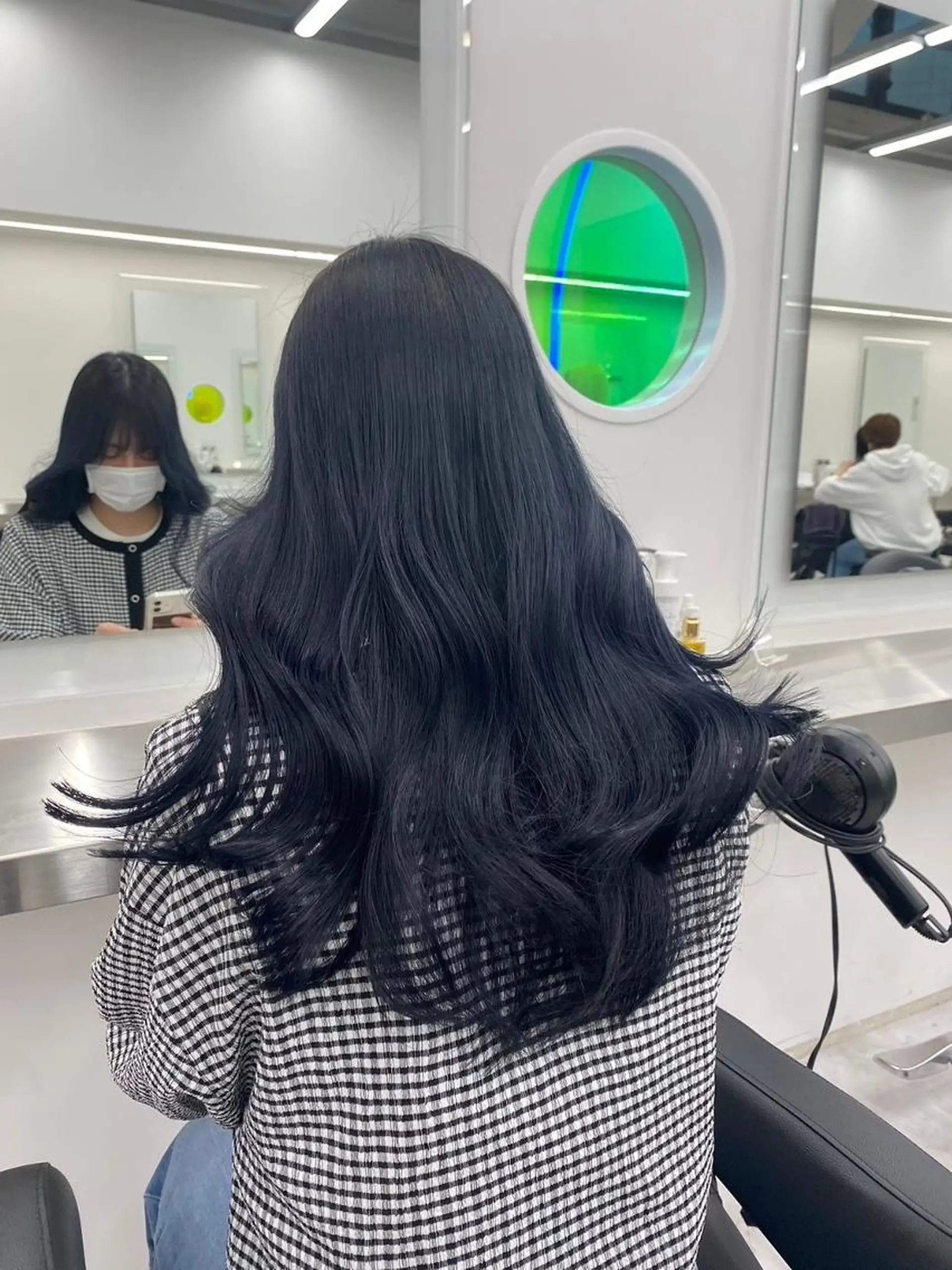 カラー ロング 💙ハイトーン韓国風 色白ヘア💙manaのヘアスタイル