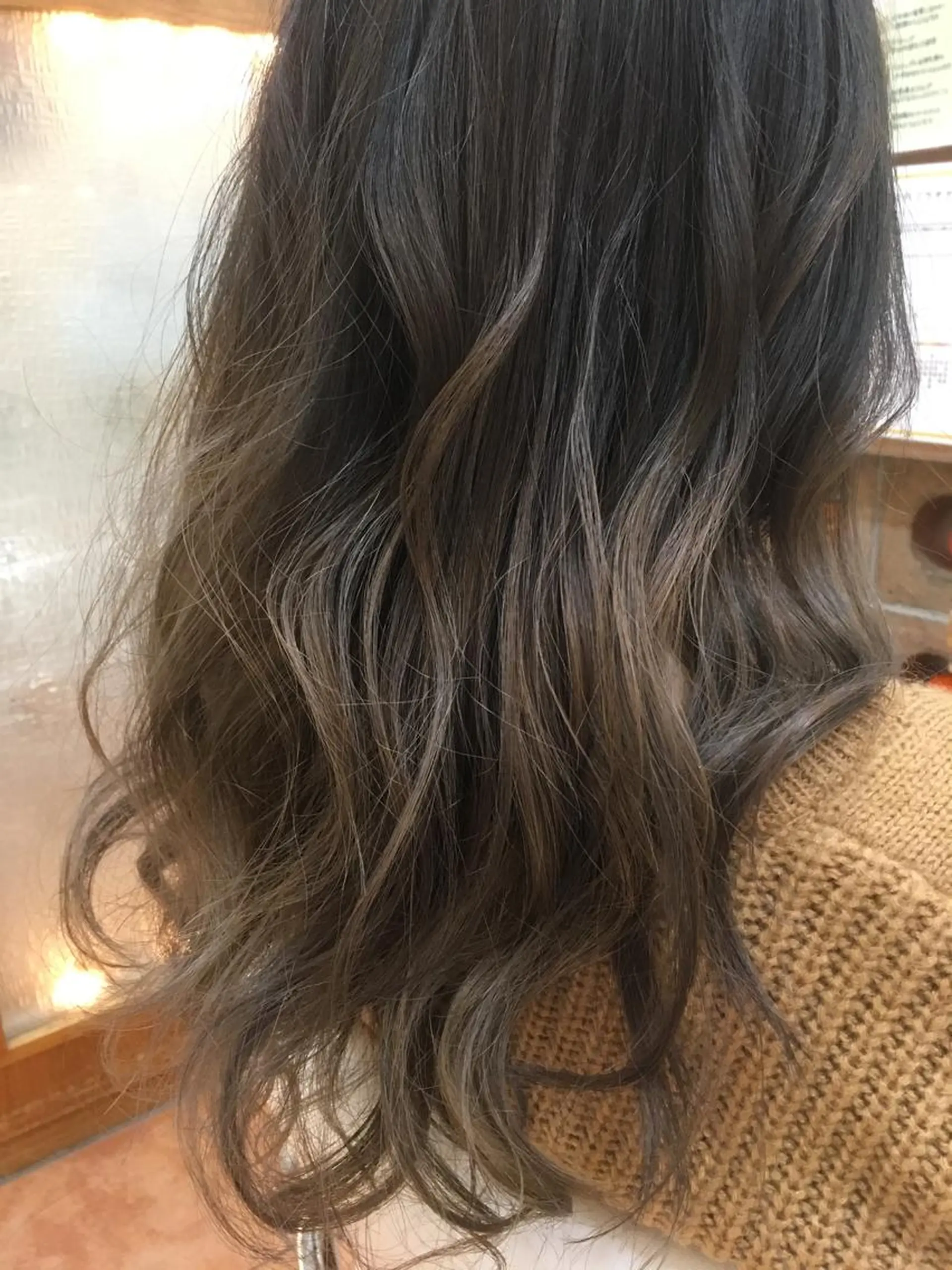 ミディアム カラー 白髪ぼかしハイライト 柳川拓哉のヘアスタイル