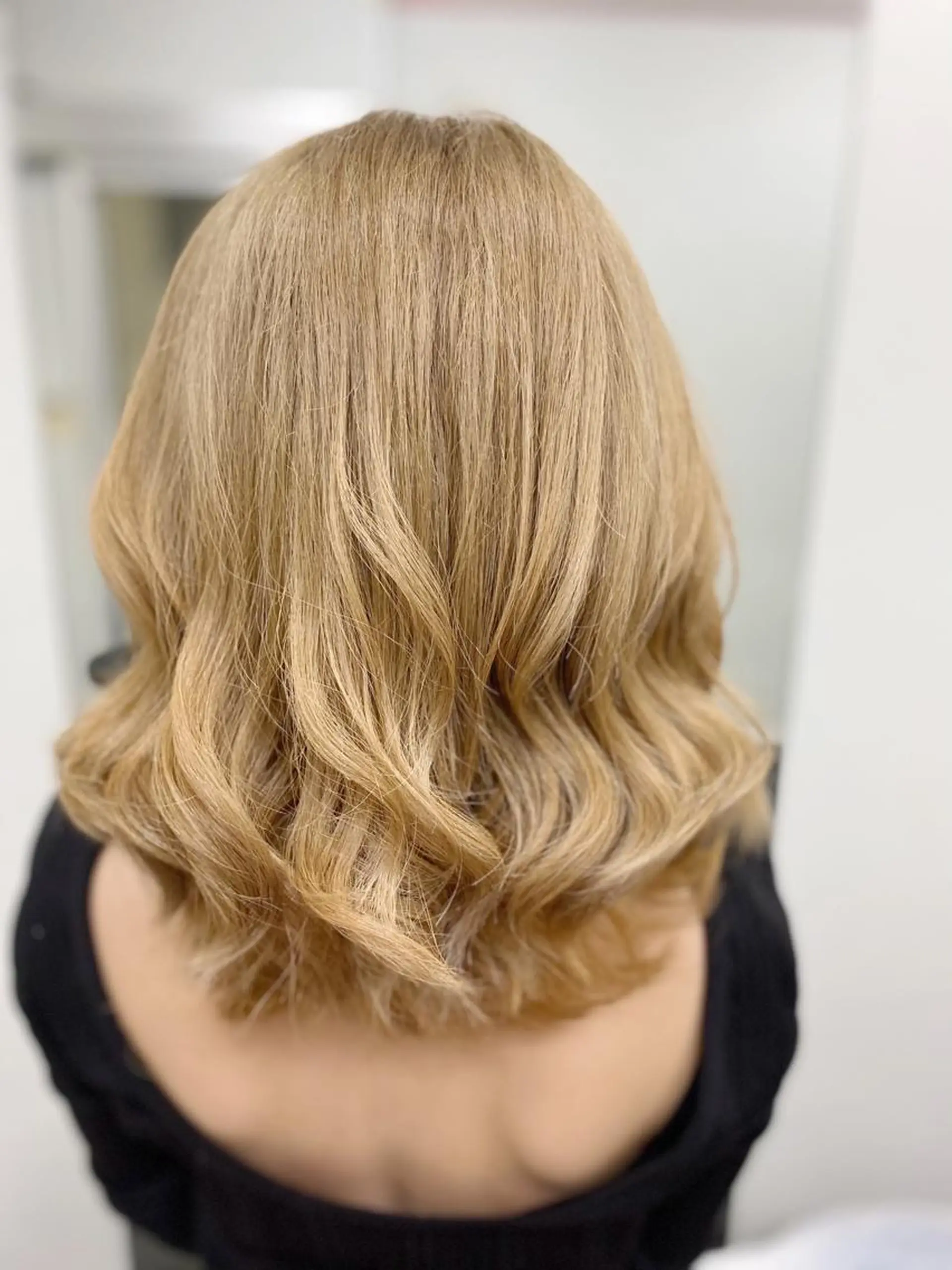 ミディアム カラー メンズ ヘアカラー トリートメント ブリーチ特化型✂️ ハイトーンカラー👨のヘアスタイル