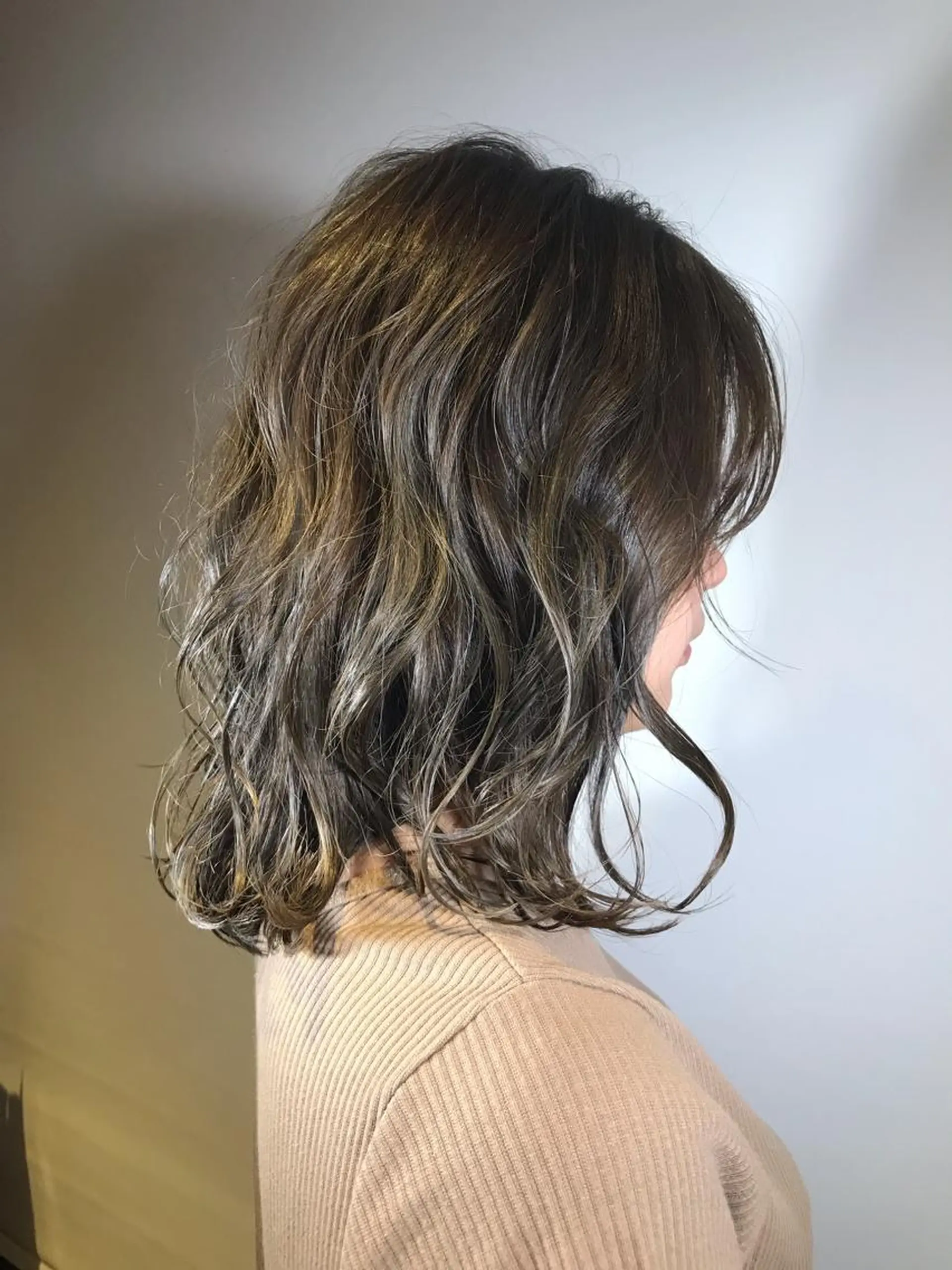 セミロング カラー BIANCO北堀江 AKANEのヘアスタイル