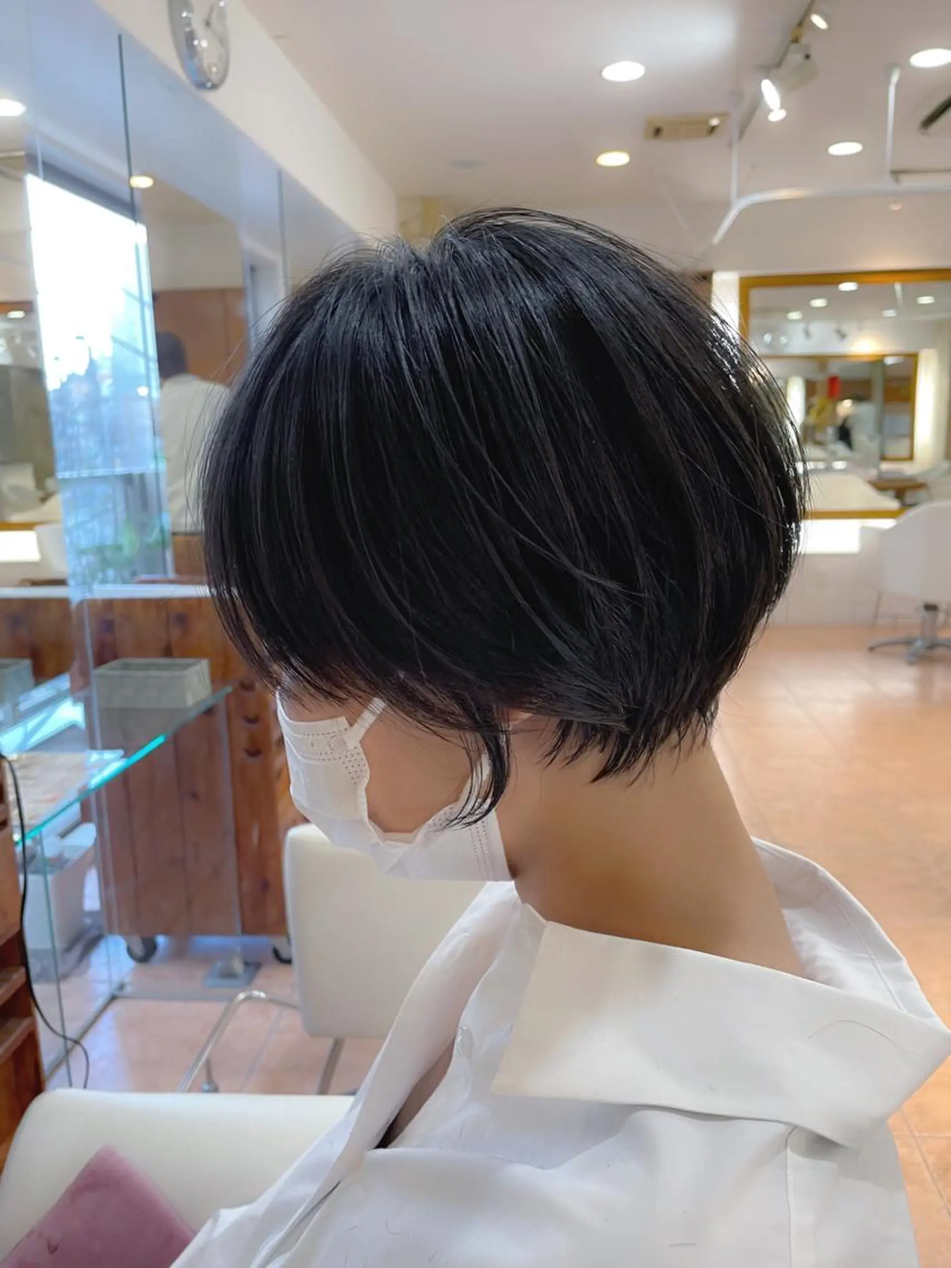 ショート ショートボブ ハンサムショート 丸みショート ボブ くびれヘア アポロ横浜所属・💎桑原勇志/ ショート/ハイトーンのヘアスタイル