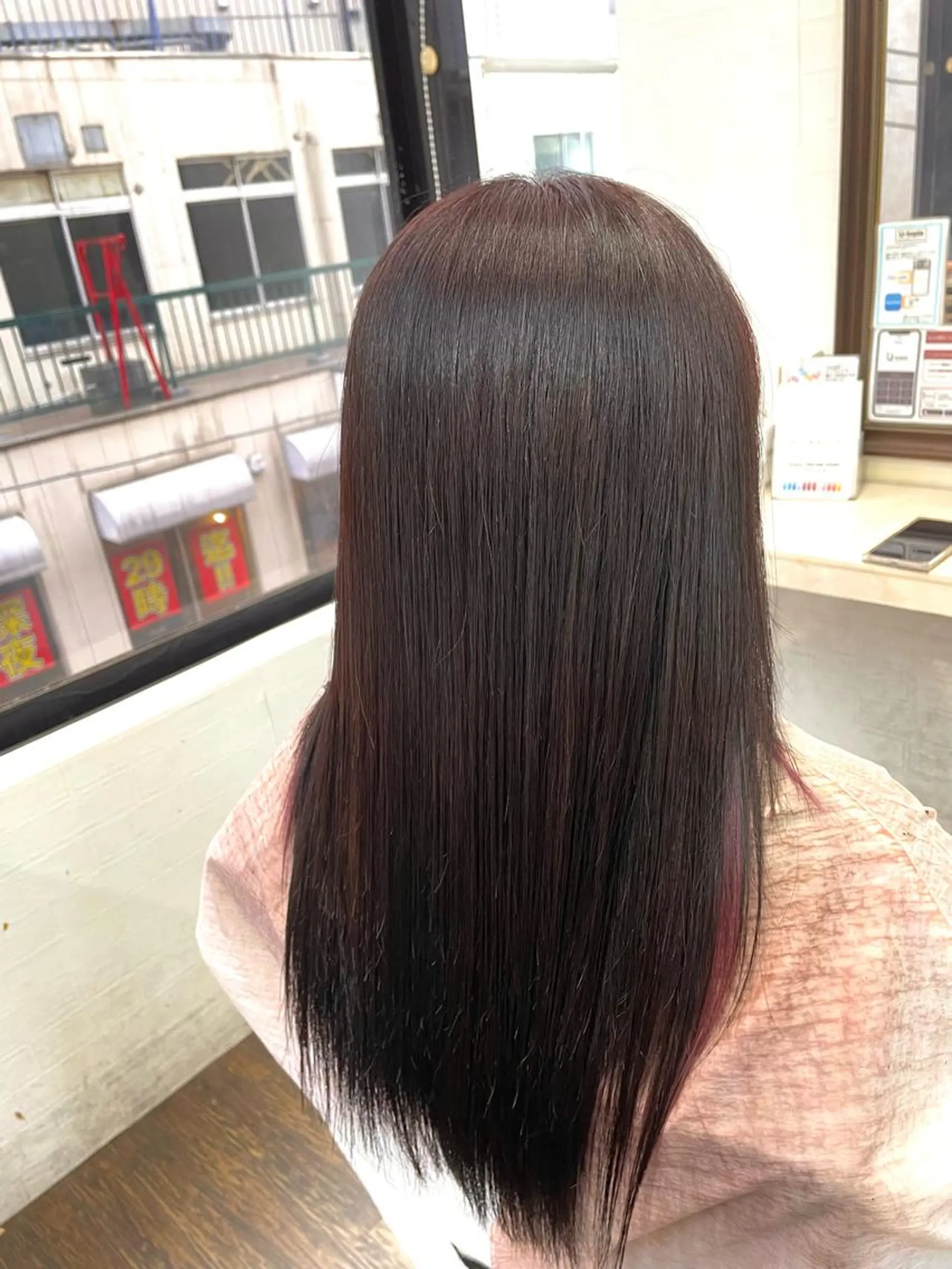 セミロング apollo 横浜所属・横浜🦋ハイトーン 🫐耳つぼジュエリーのヘアスタイル