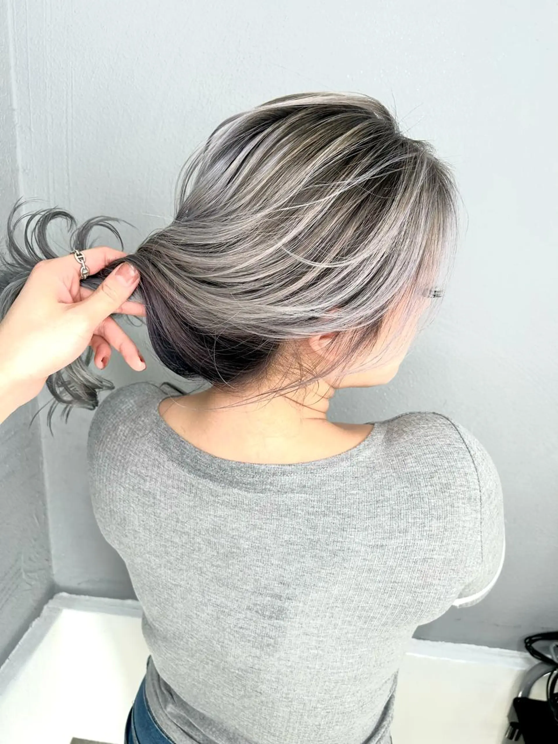 セミロング カラー バレイヤージュ レイヤーカット ヘアカラー Giselハヤシ ケンタのヘアスタイル