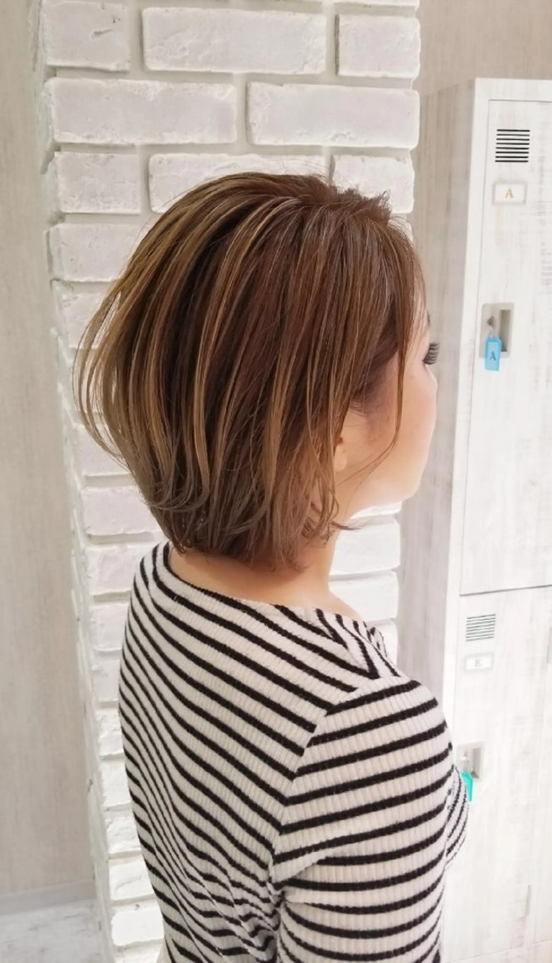 ショート カラー ハイライトカラー ハイライト カット ヘアカラー 顔周りレイヤーカット 髪質改善代表西村功平のヘアスタイル