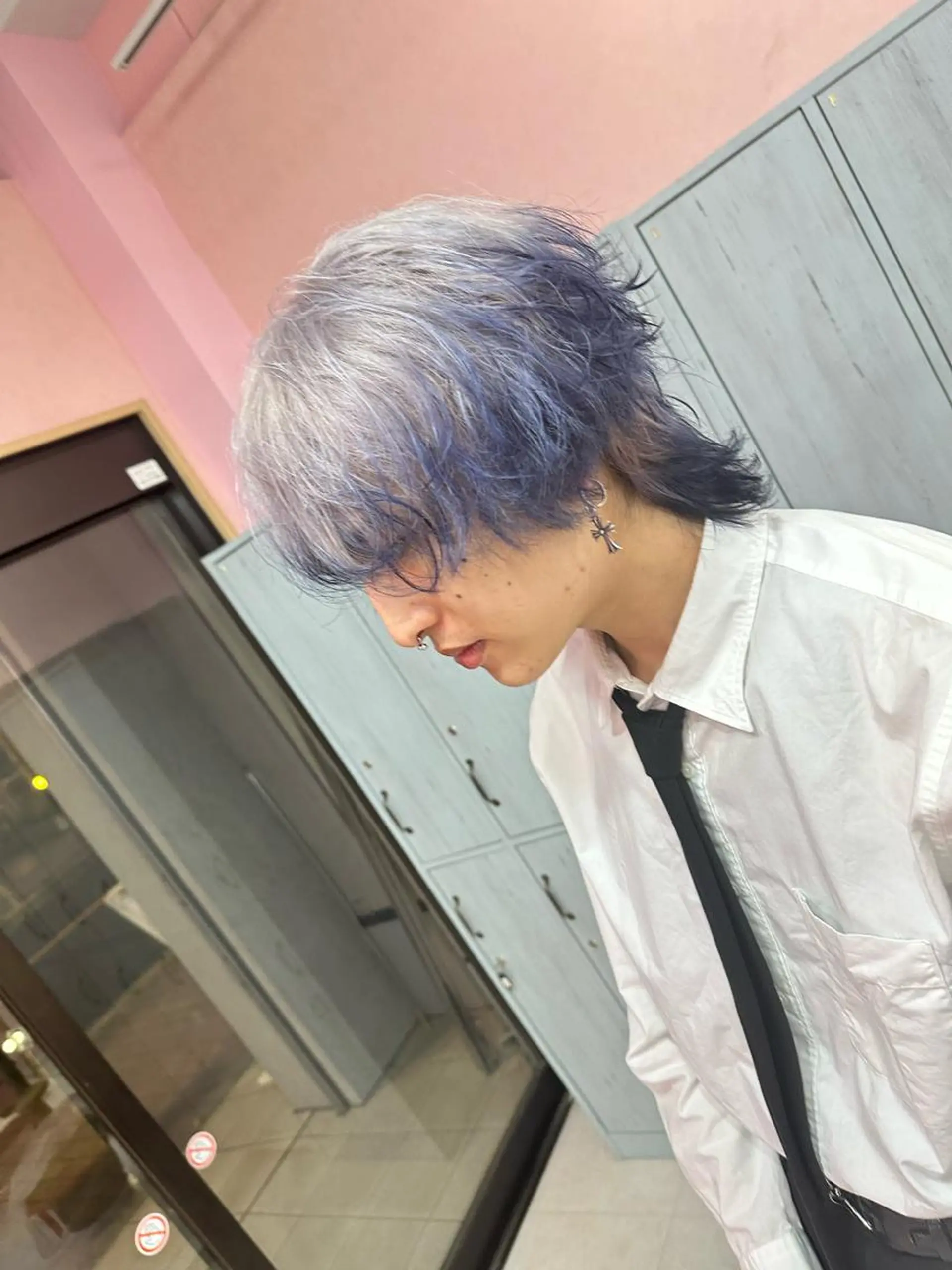 ショート カラー アッシュ アッシュグレー アッシュグレージュ バレイヤージュ ミストバング ヘアカラー トリートメント ブリーチ人気No.1 MANATO🎨🌈のヘアスタイル