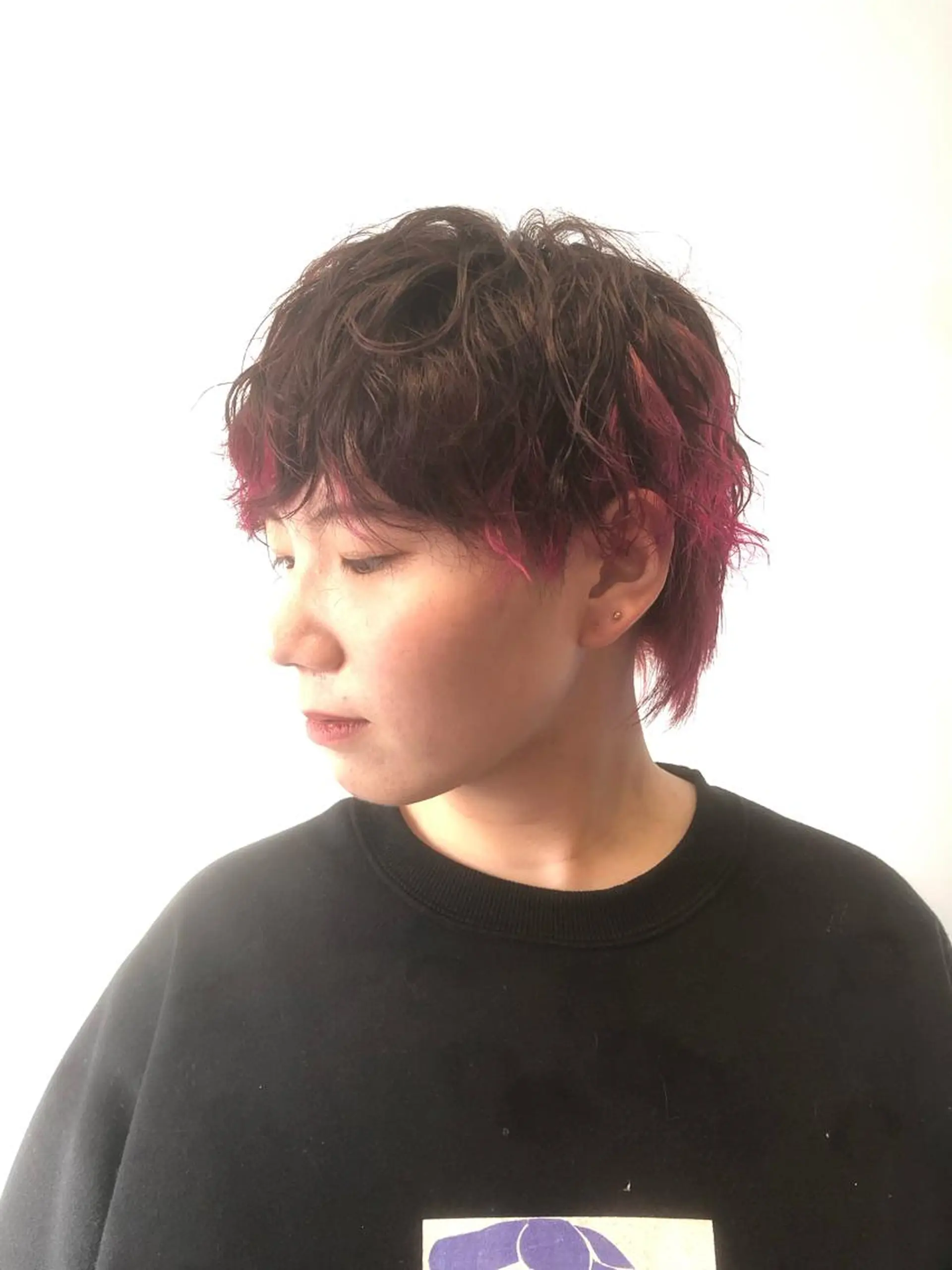 ショート カラー ブリーチ ピンクカラー ワタナベ テルマサのヘアスタイル