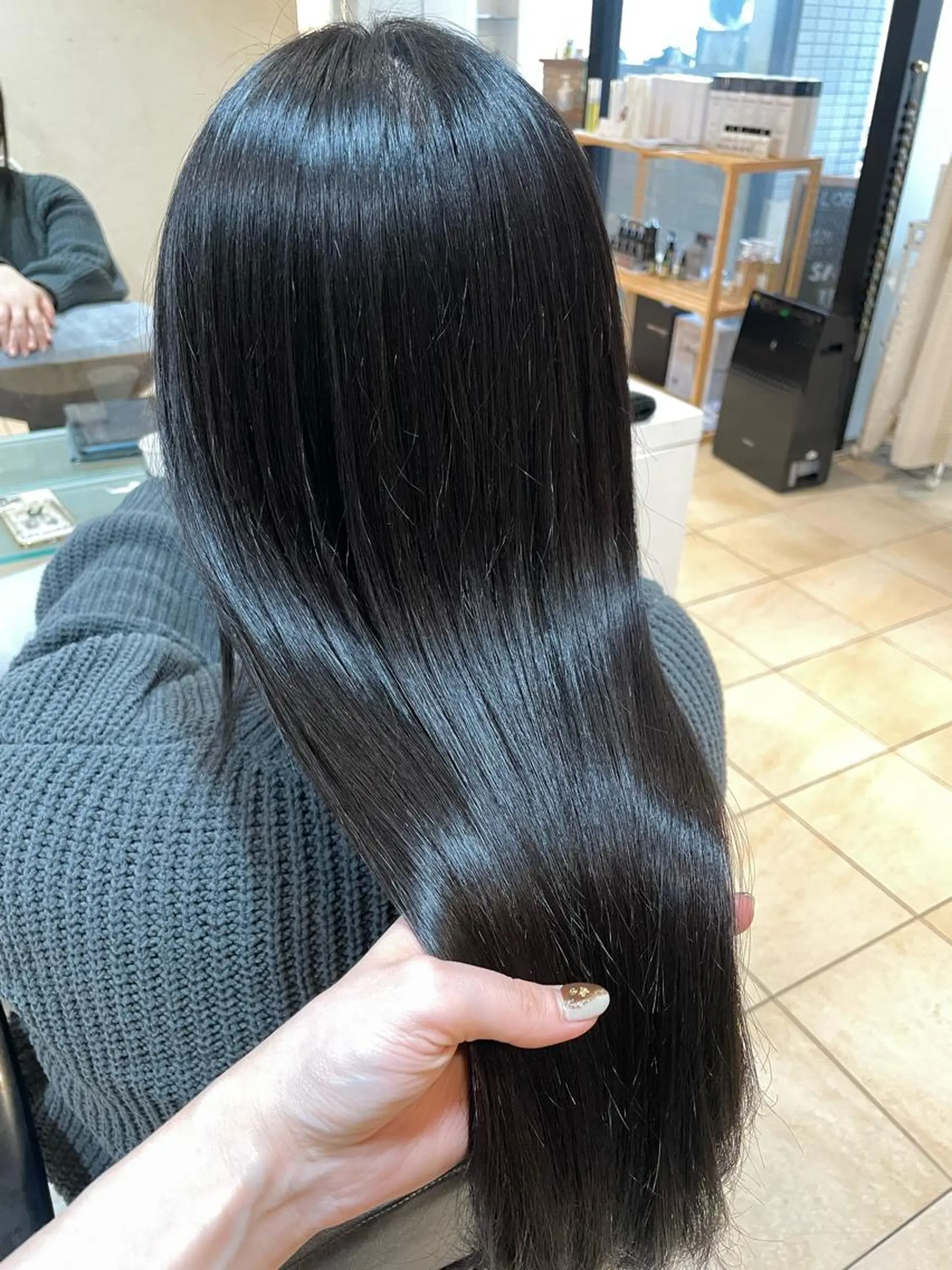 ロング カラー ueki ayaneのヘアスタイル