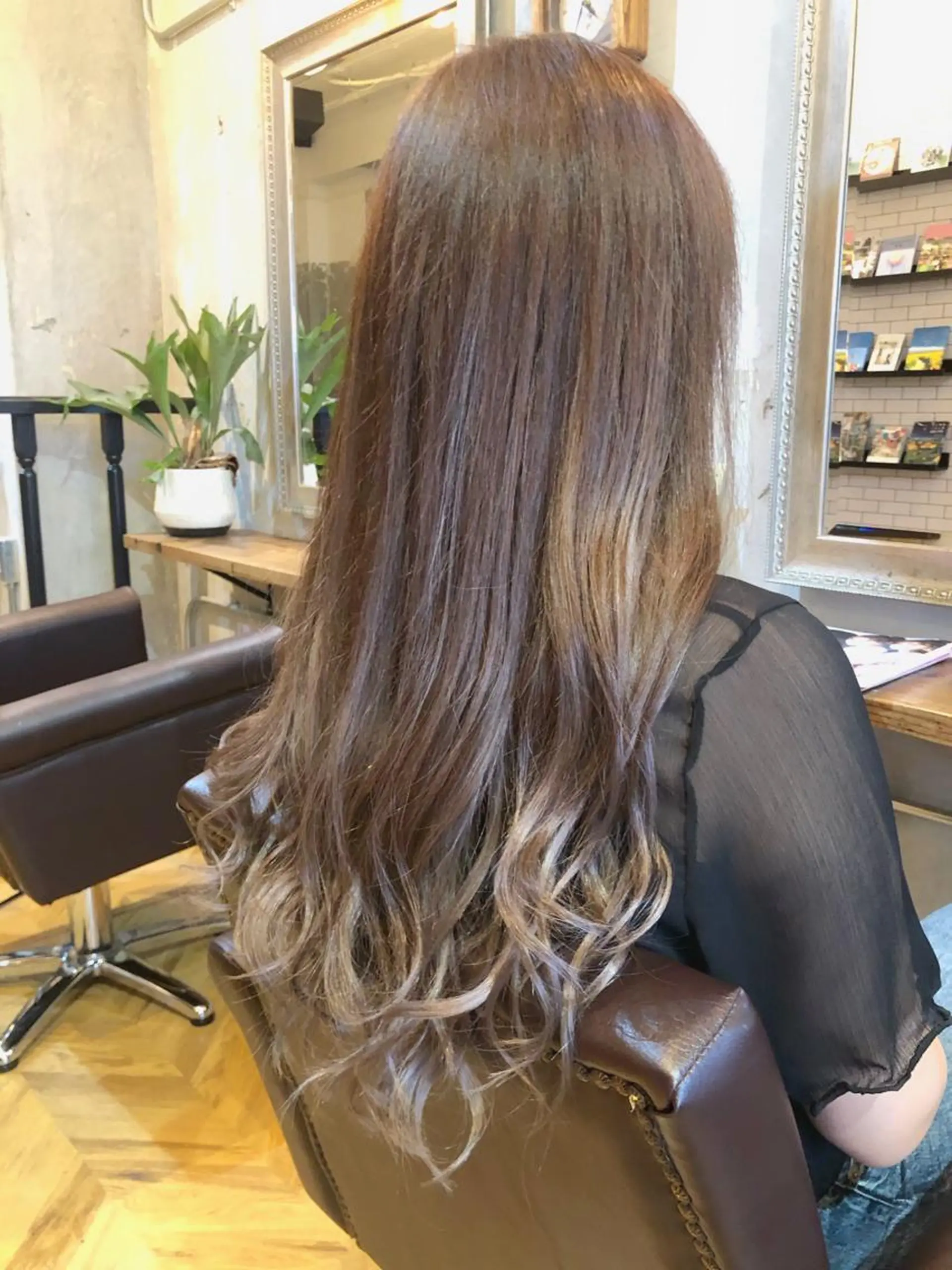 ロング カラー シールエクステ アッシュ アッシュブラウン アッシュグレー ミストバング カット ヘアカラー エクステ エクステ指名No.1 【店長】橘田のヘアスタイル