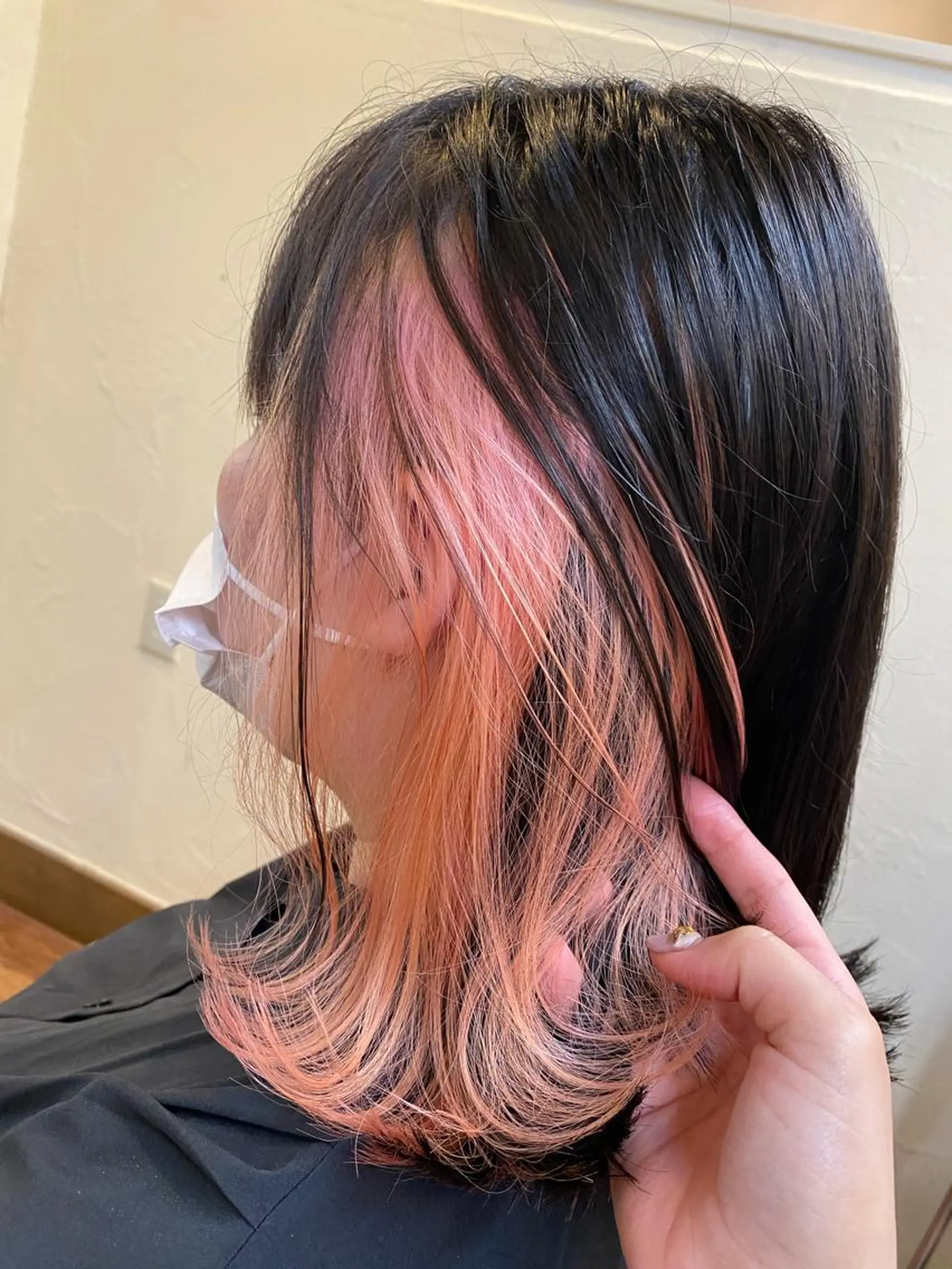 ミディアム 服部 和香のヘアスタイル