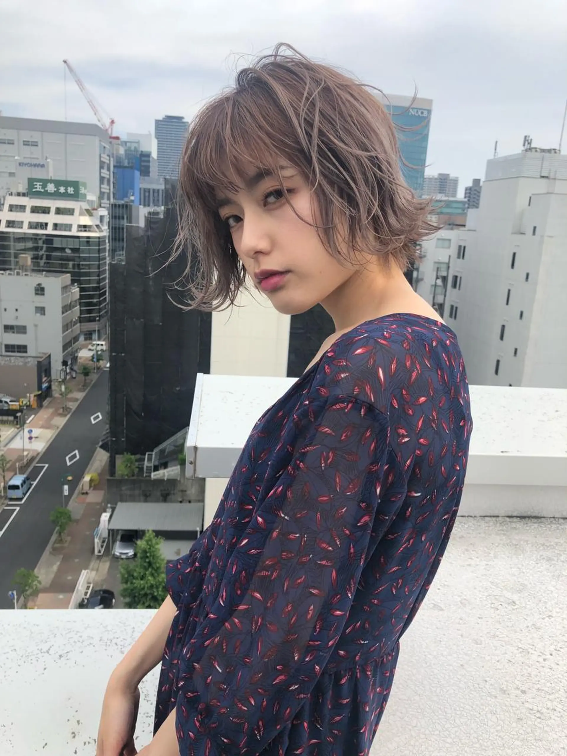 ミディアム カラー カット ヘアカラー ハイトーン/レイヤー /ケアブリーチ石川治のヘアスタイル