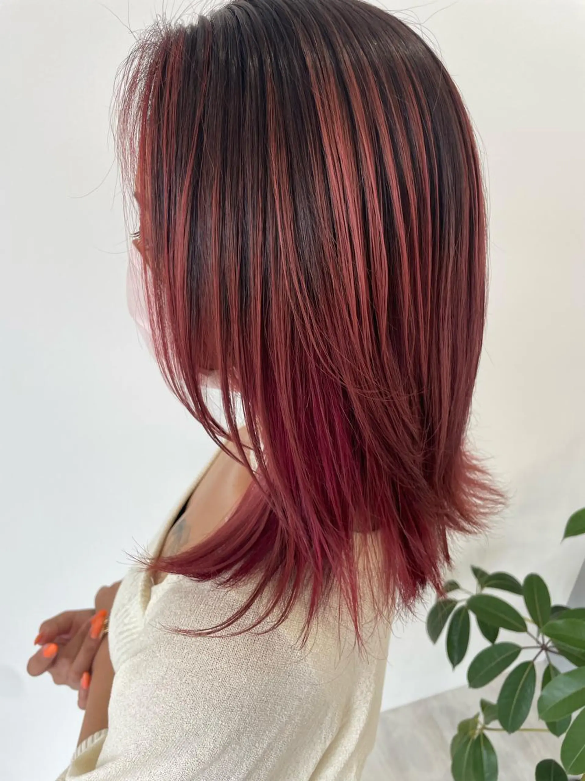 セミロング レイヤーカット ヘアカラー 難しい髪質の縮毛矯正 高岡/射水/髪質改善のヘアスタイル