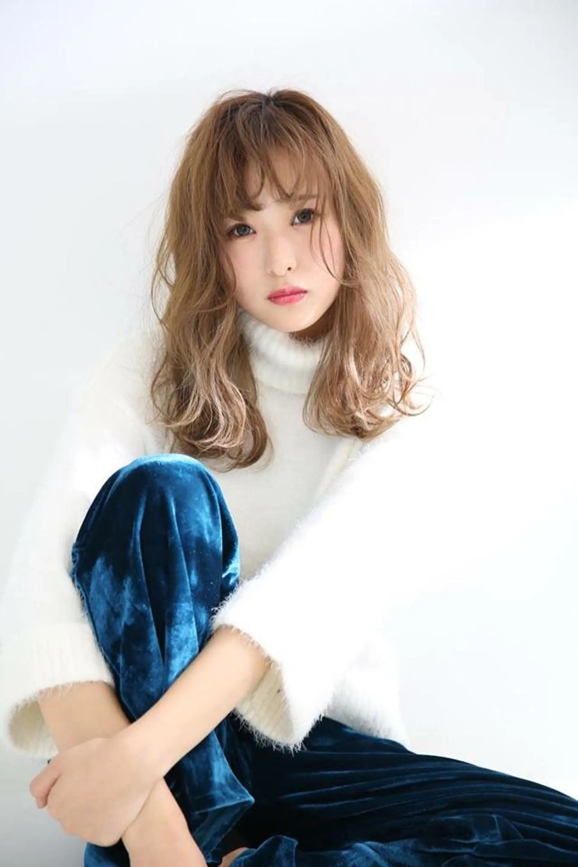 セミロング ブリーチなしダブル/ レイヤーカット 小棹のヘアスタイル