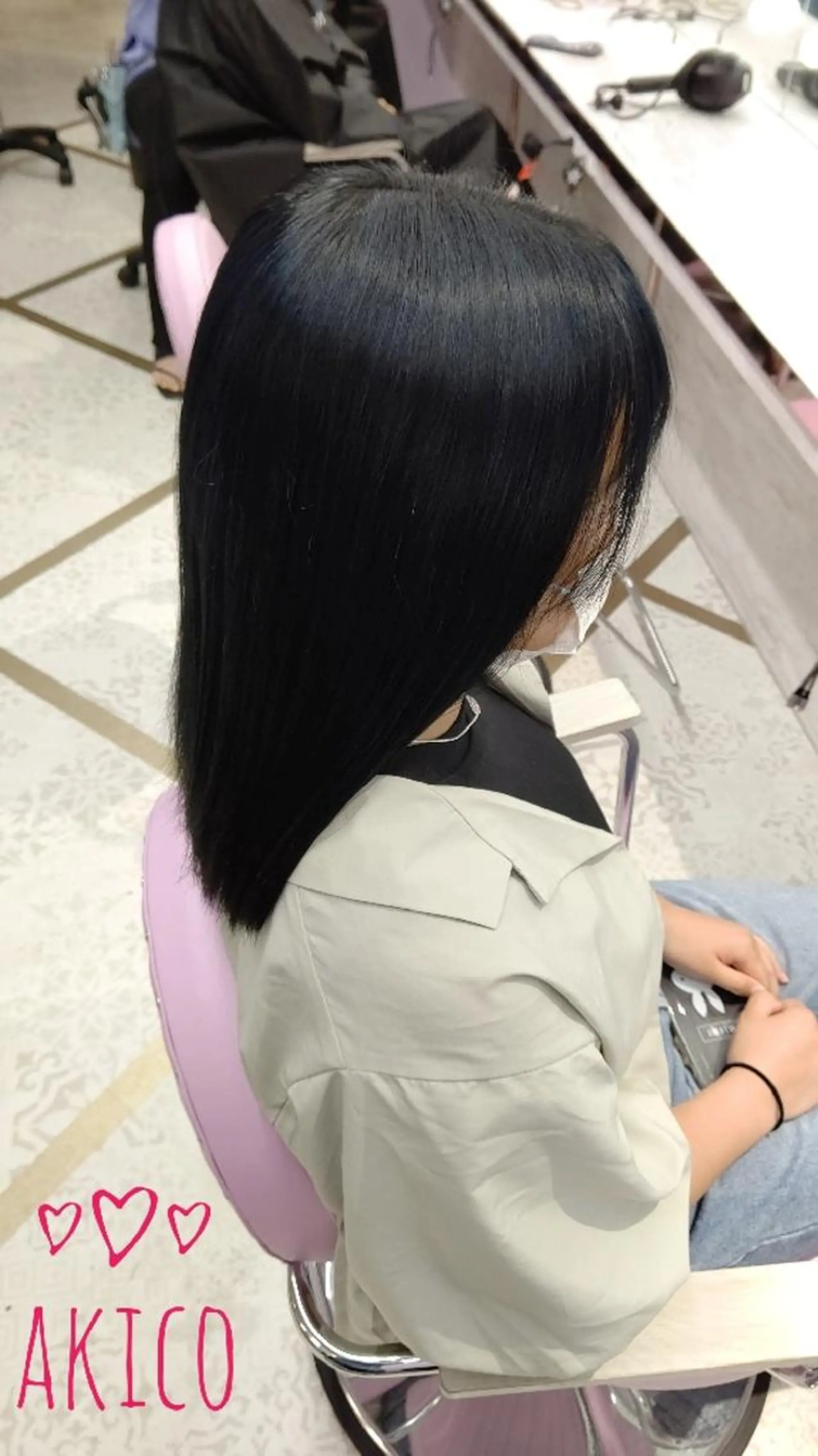 セミロング カラー LUXBE GALLERY なんば駅前店所属・ラックスビーギャラリ ー AKICOのヘアスタイル