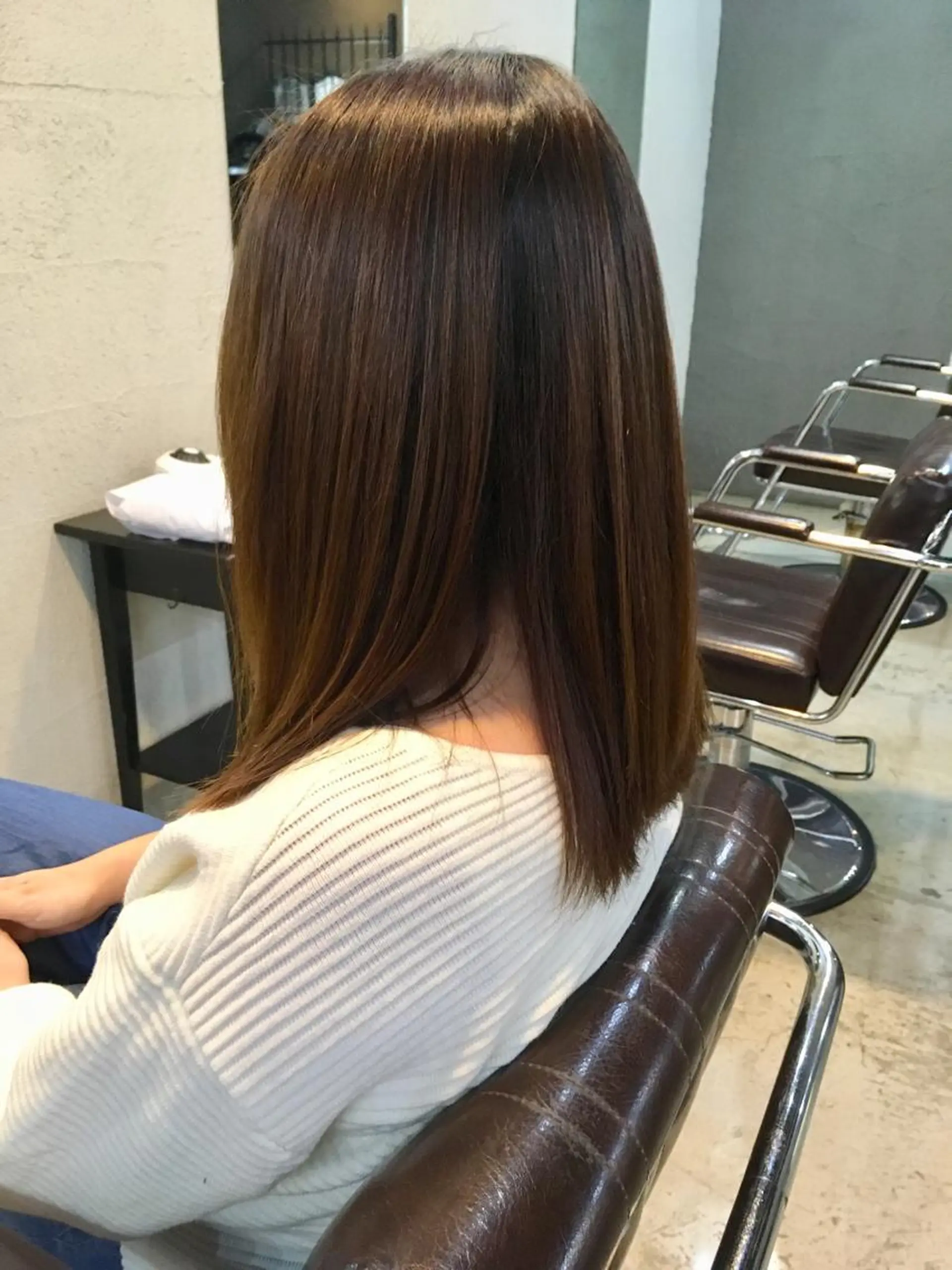 セミロング 縮毛矯正 桜田 修未のヘアスタイル