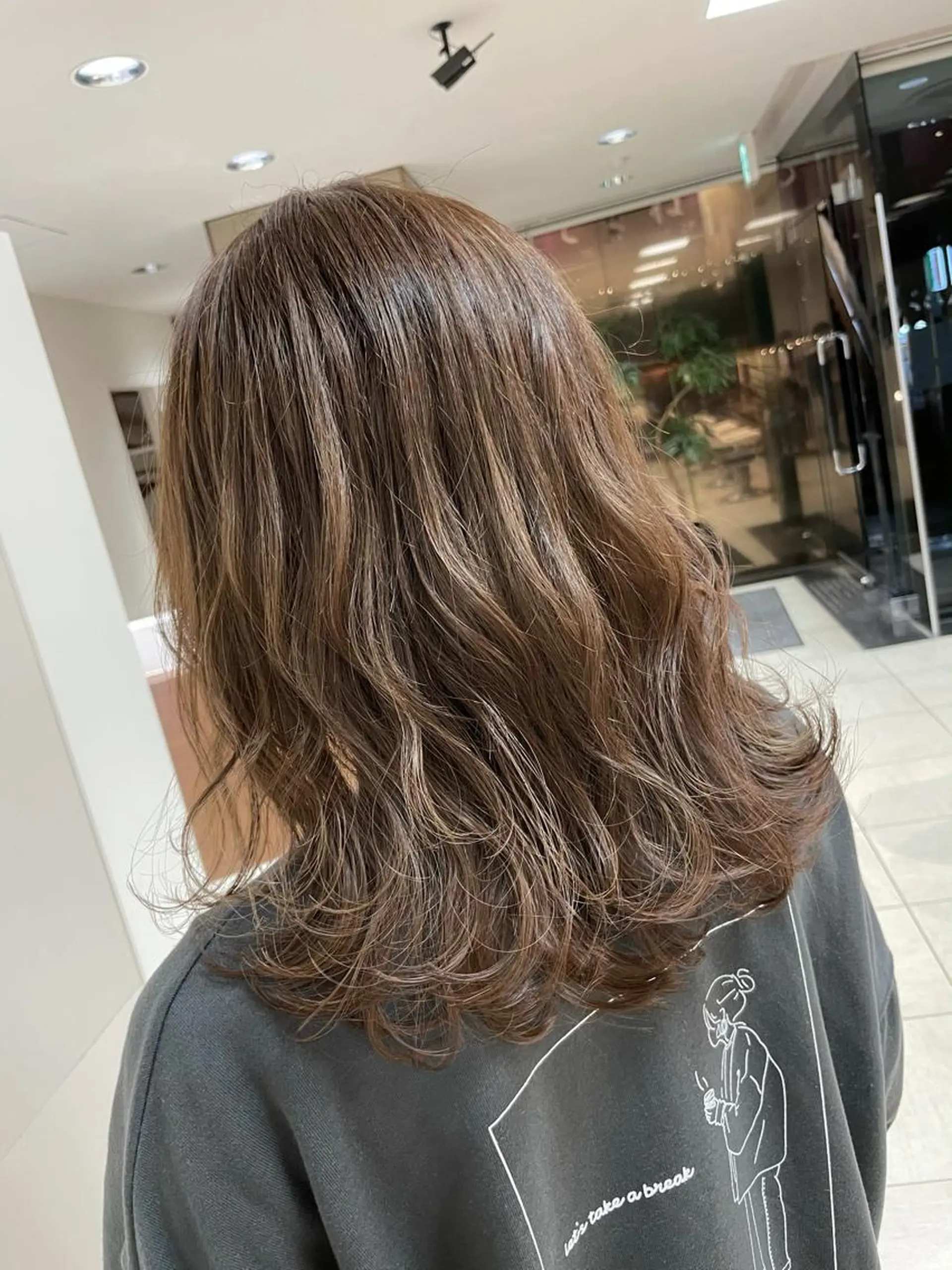 セミロング カラー ヘアアレンジ ブリーチ ダブルカラー ブリーチなしカラー ヘアカラー トリートメント 【Sweep】おじま のぞみのヘアスタイル
