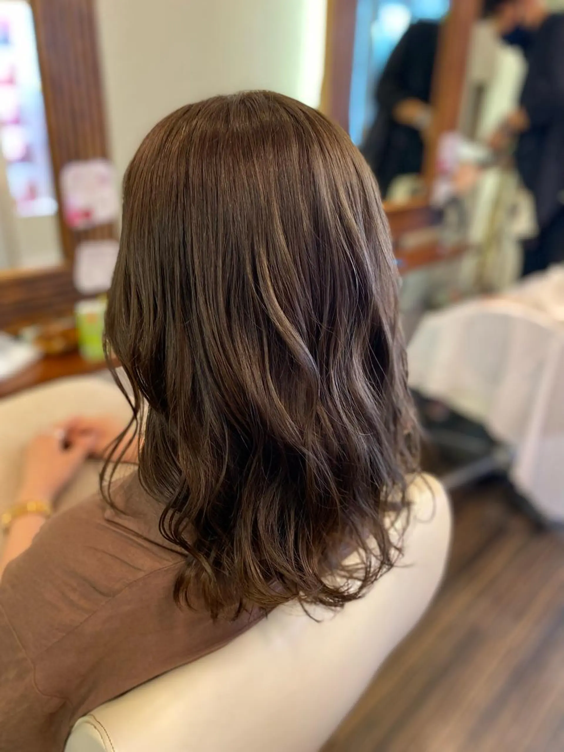 ミディアム カラー ヘアアレンジ メンズ ヘアカラー トリートメント 加藤 瑠美のヘアスタイル