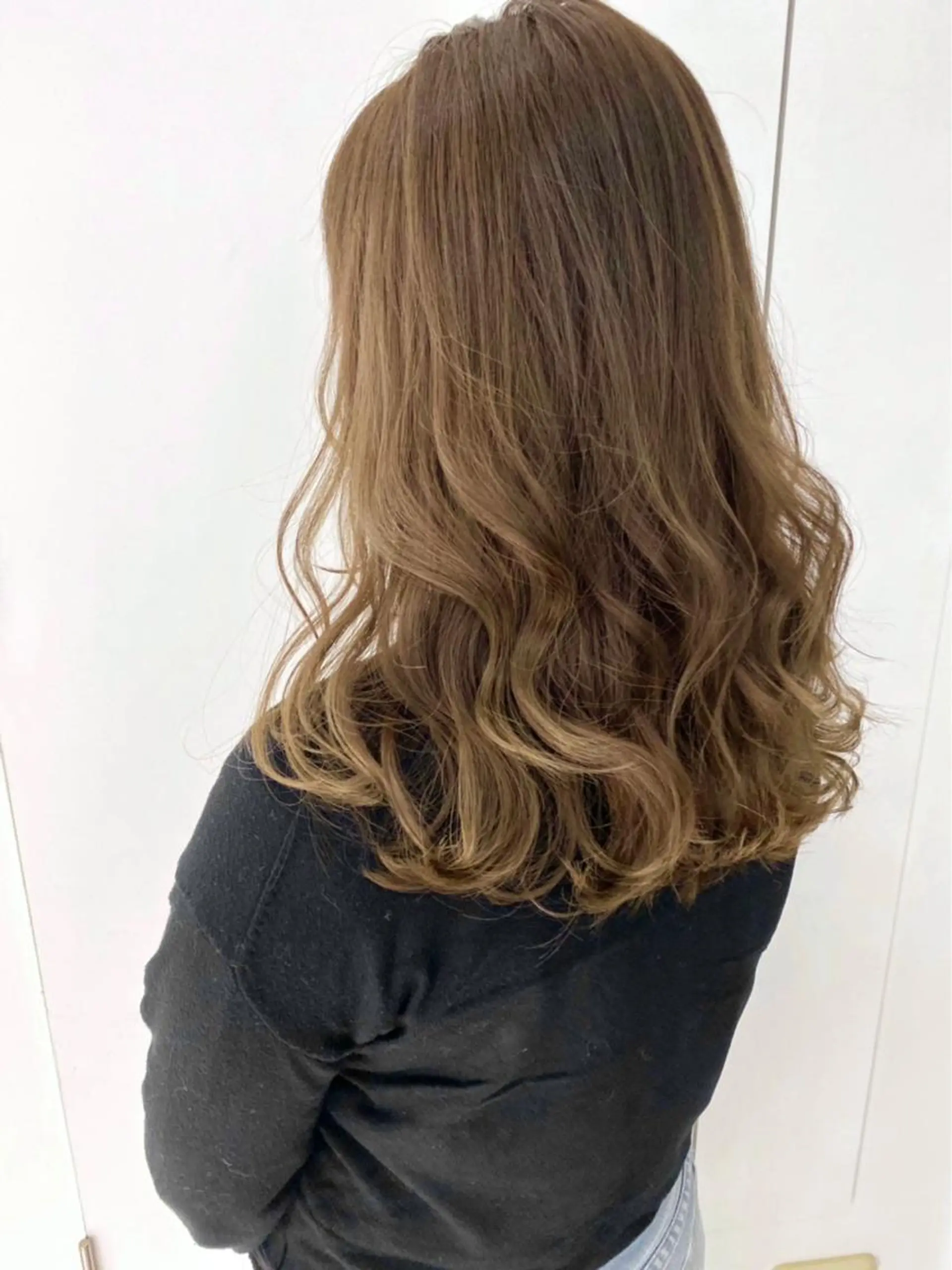 ロング カラー ヘアアレンジ ベージュカラー ミルクティーベージュ GO TODAY  SHAiRE SALON岡山所属・Sana/ 耳ツボ/インナーのヘアスタイル