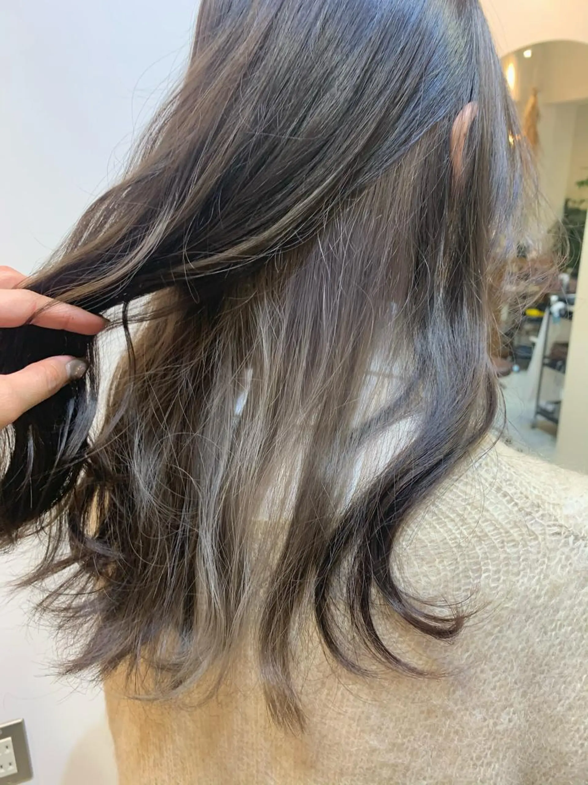 セミロング カラー ヘアアレンジ REONA🪽✨ 日常に馴染む髪🫧のヘアスタイル