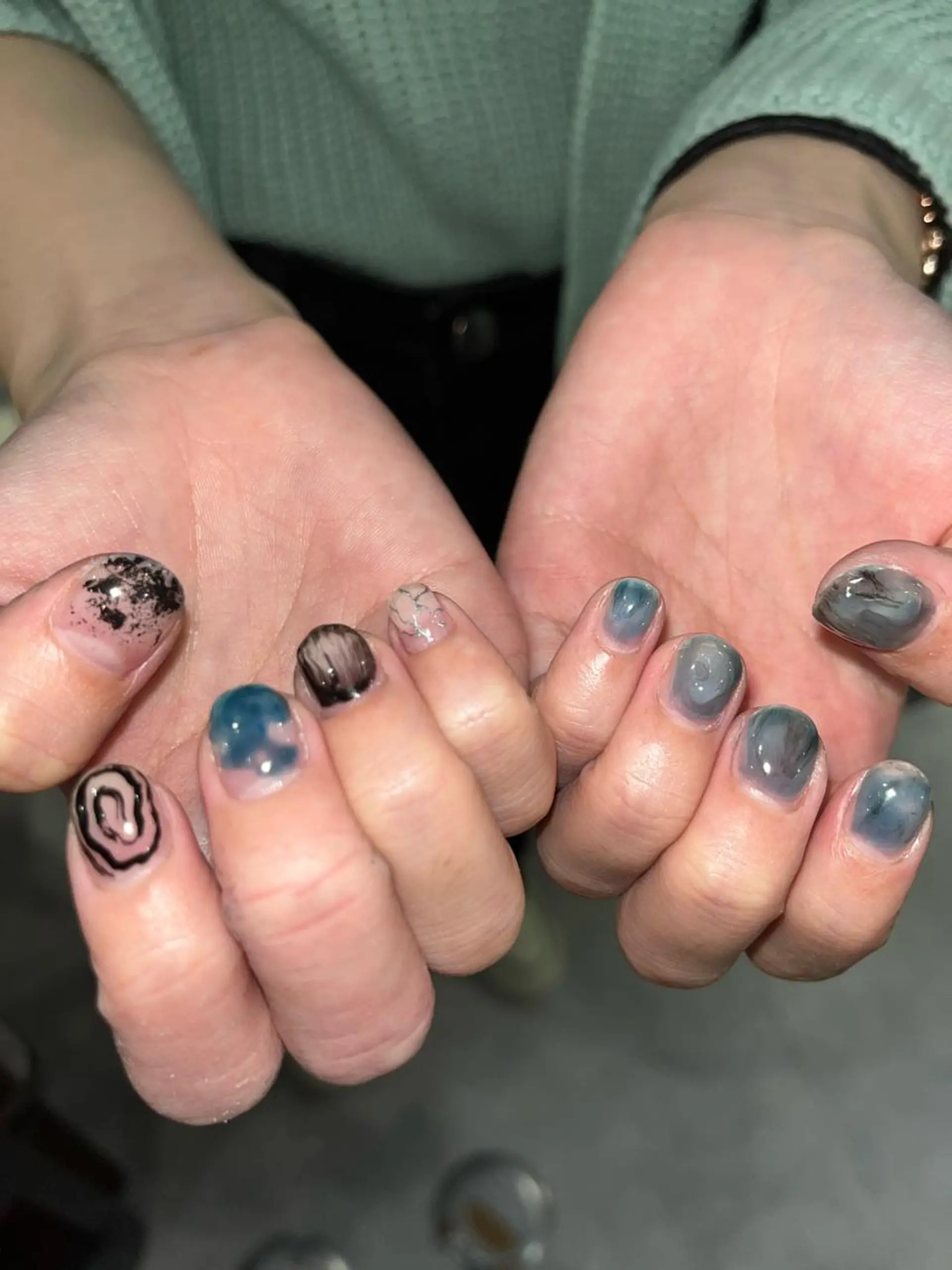 ネイル 🪐富島彩夏 /海外nail🪐のネイルデザイン