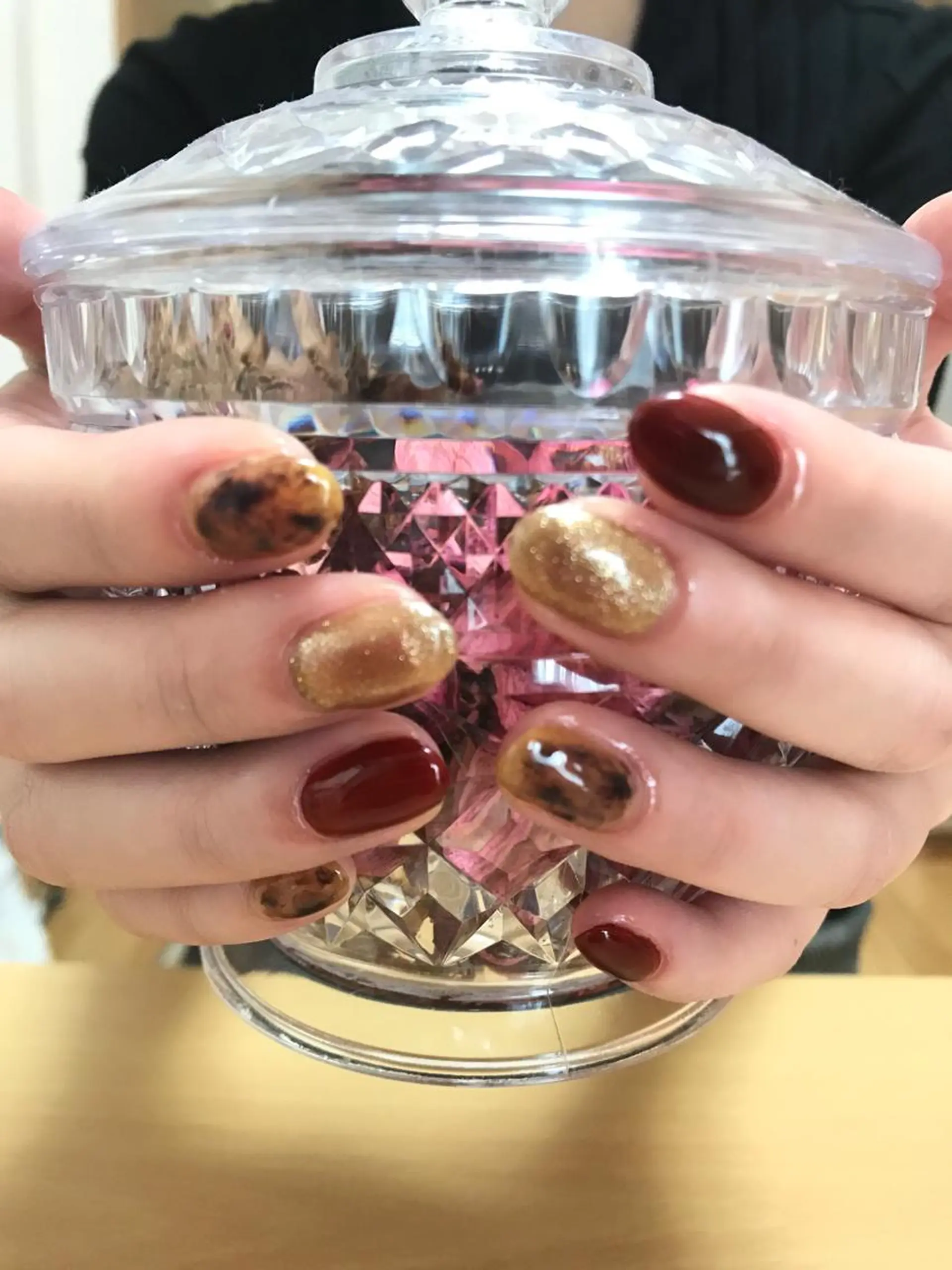 ネイル べっ甲ネイル ボルドー nail snowjewelのネイルデザイン