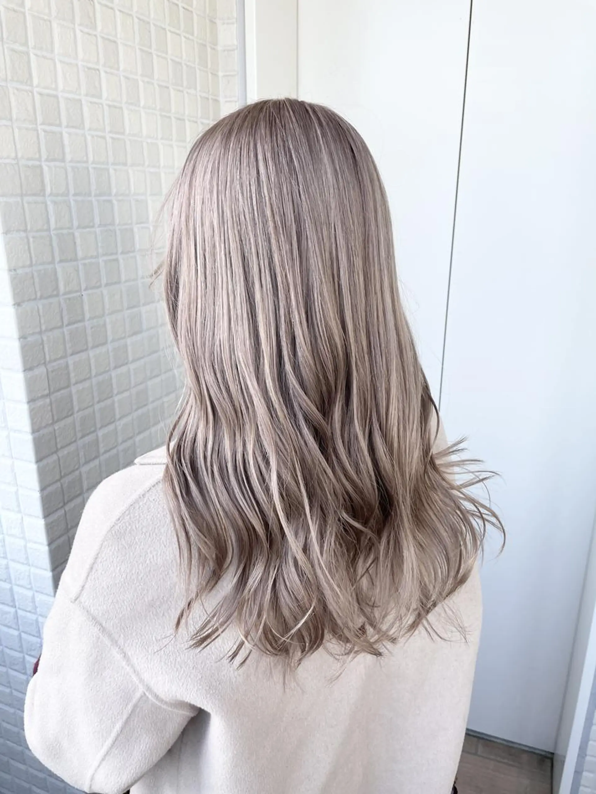 セミロング カラー ✨【公式】 juhl.横浜✨のヘアスタイル