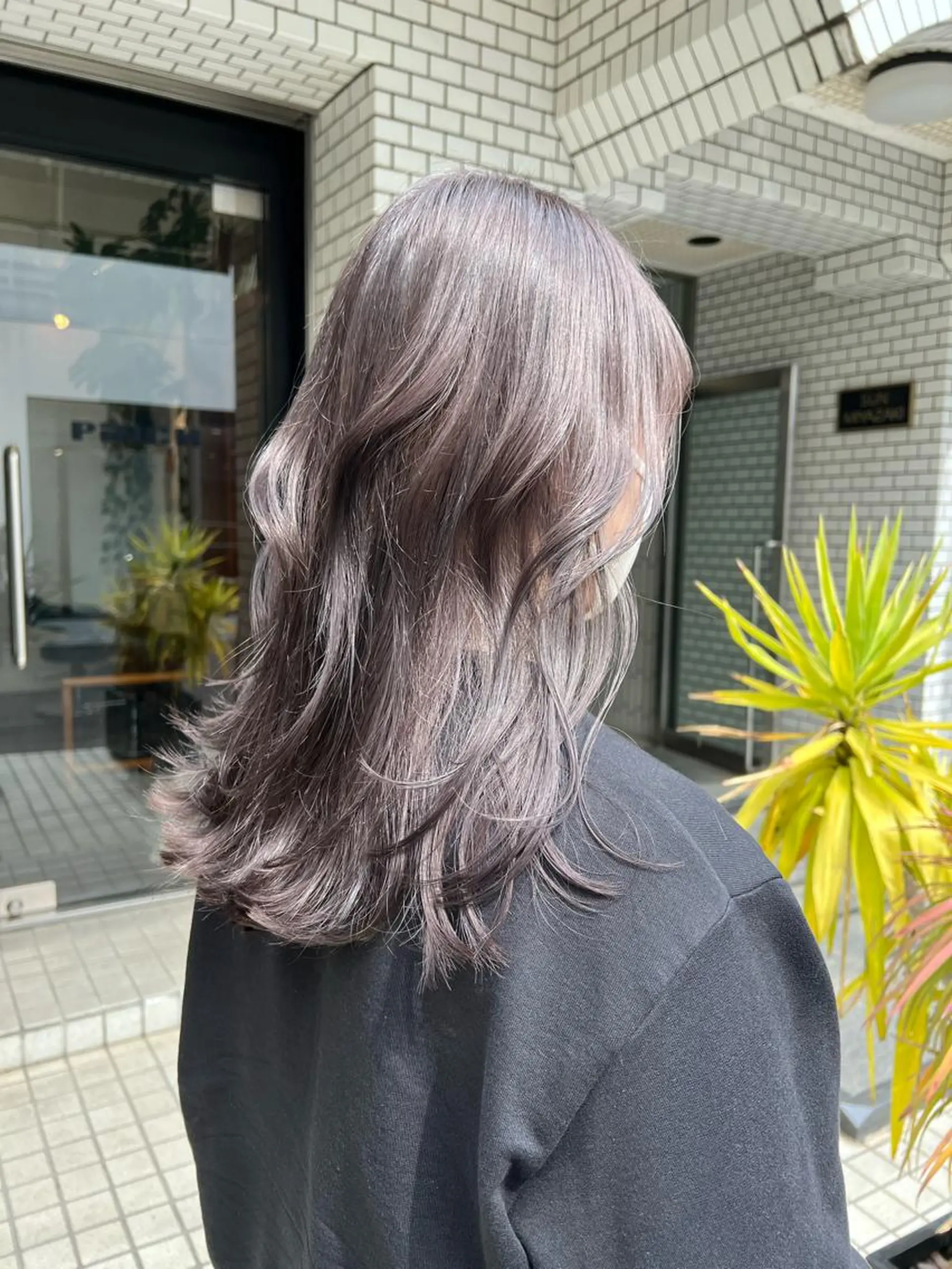 ミディアム カラー ブリーチ ケアブリーチ 透明感カラー グレージュ 柔らかブラウン/顔周 りレイヤー♡ユウシのヘアスタイル