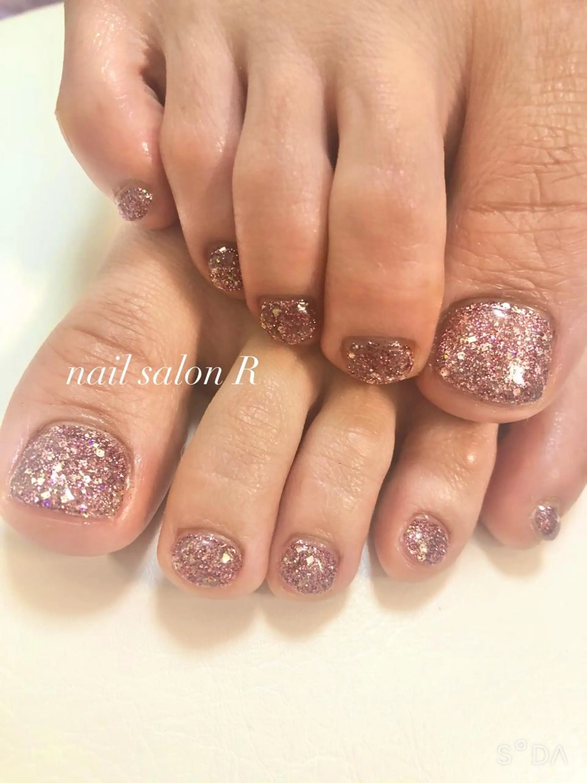 ネイル フットネイル ラメ(グリッター) nail salon Rのネイルデザイン