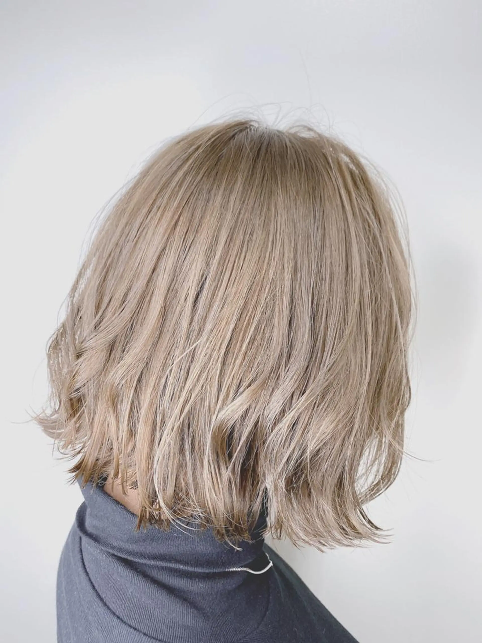 ショート カラー アッシュ ミルクティーアッシュ カット AI 高田馬場店のヘアスタイル