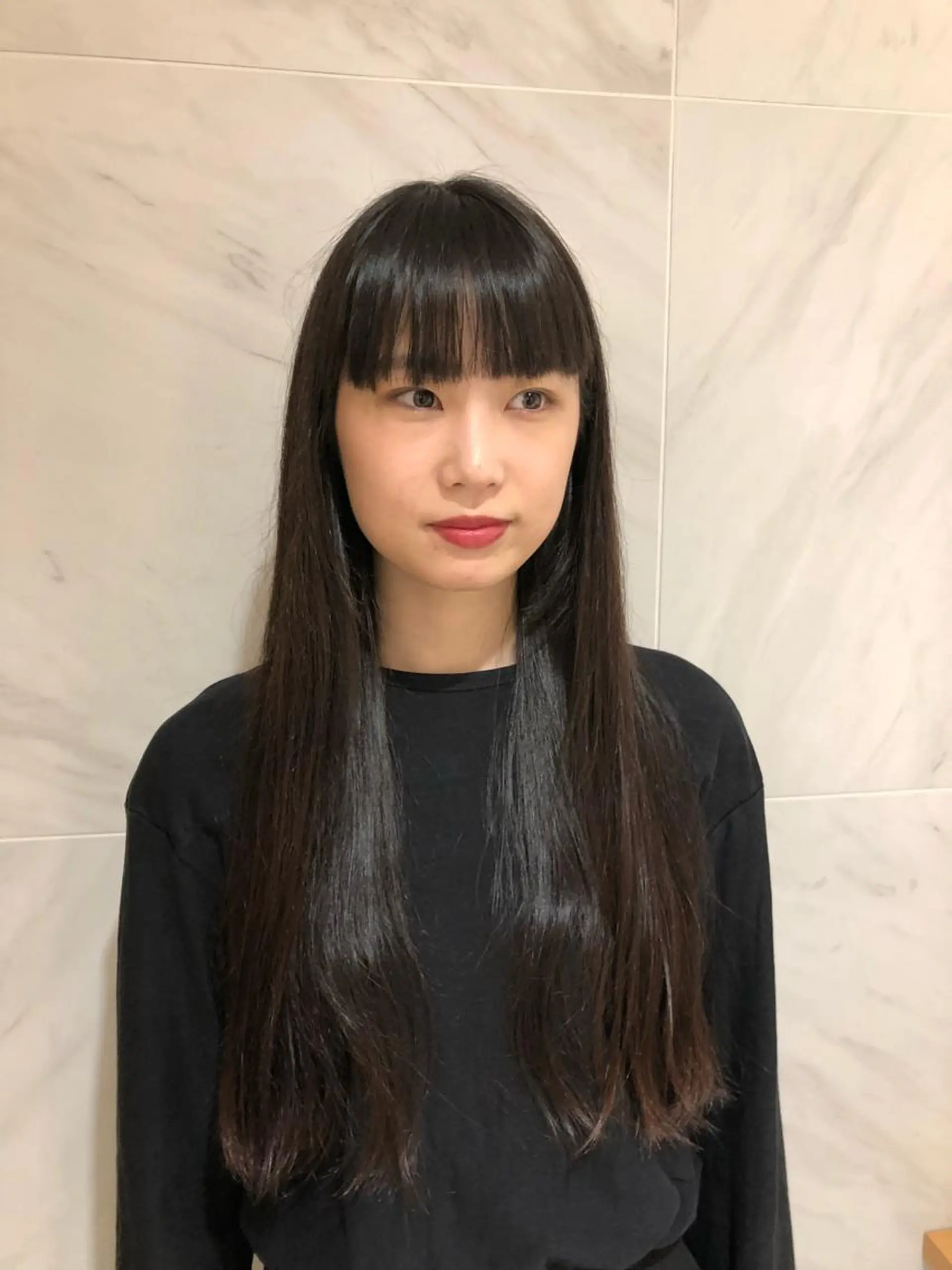 ロング 縮毛矯正 荒木 依莉亜のヘアスタイル
