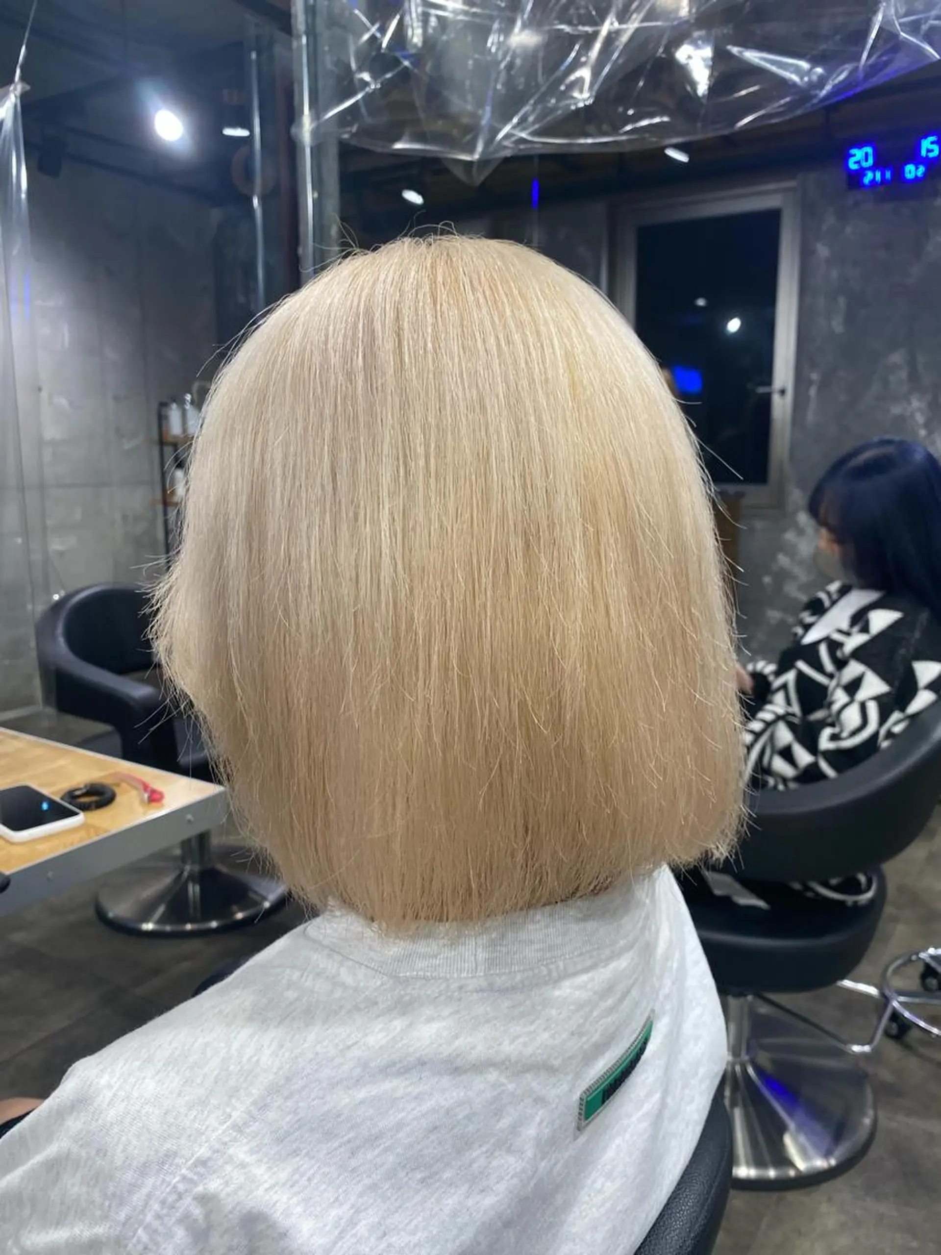ミディアム カラー ブロンド ホワイトブロンド ヘアカラー トリートメント ヘアセット 透明感カラー🤍 Kaitoのヘアスタイル