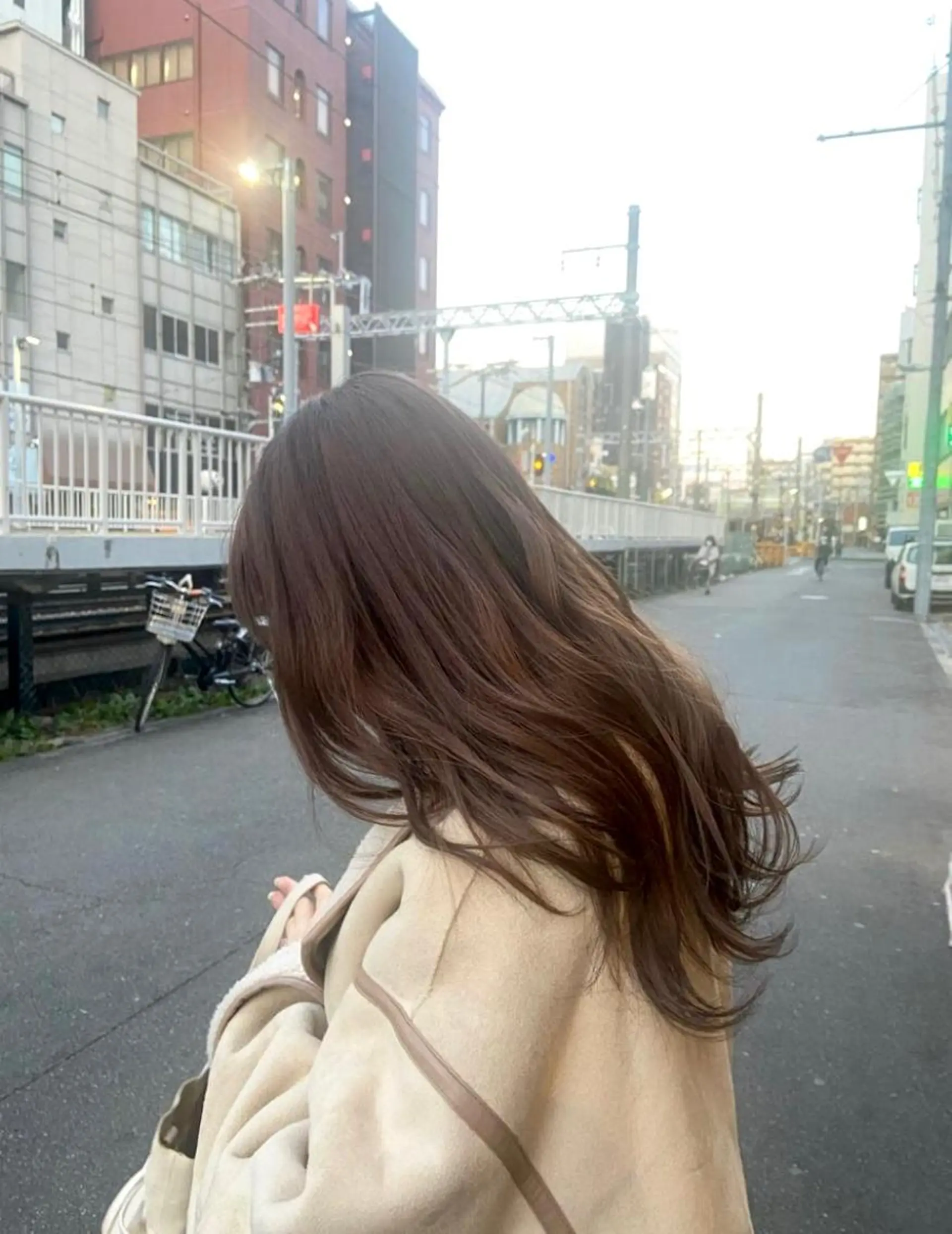 ロング 大阪ウルフカット 🐺デザインカラーのヘアスタイル