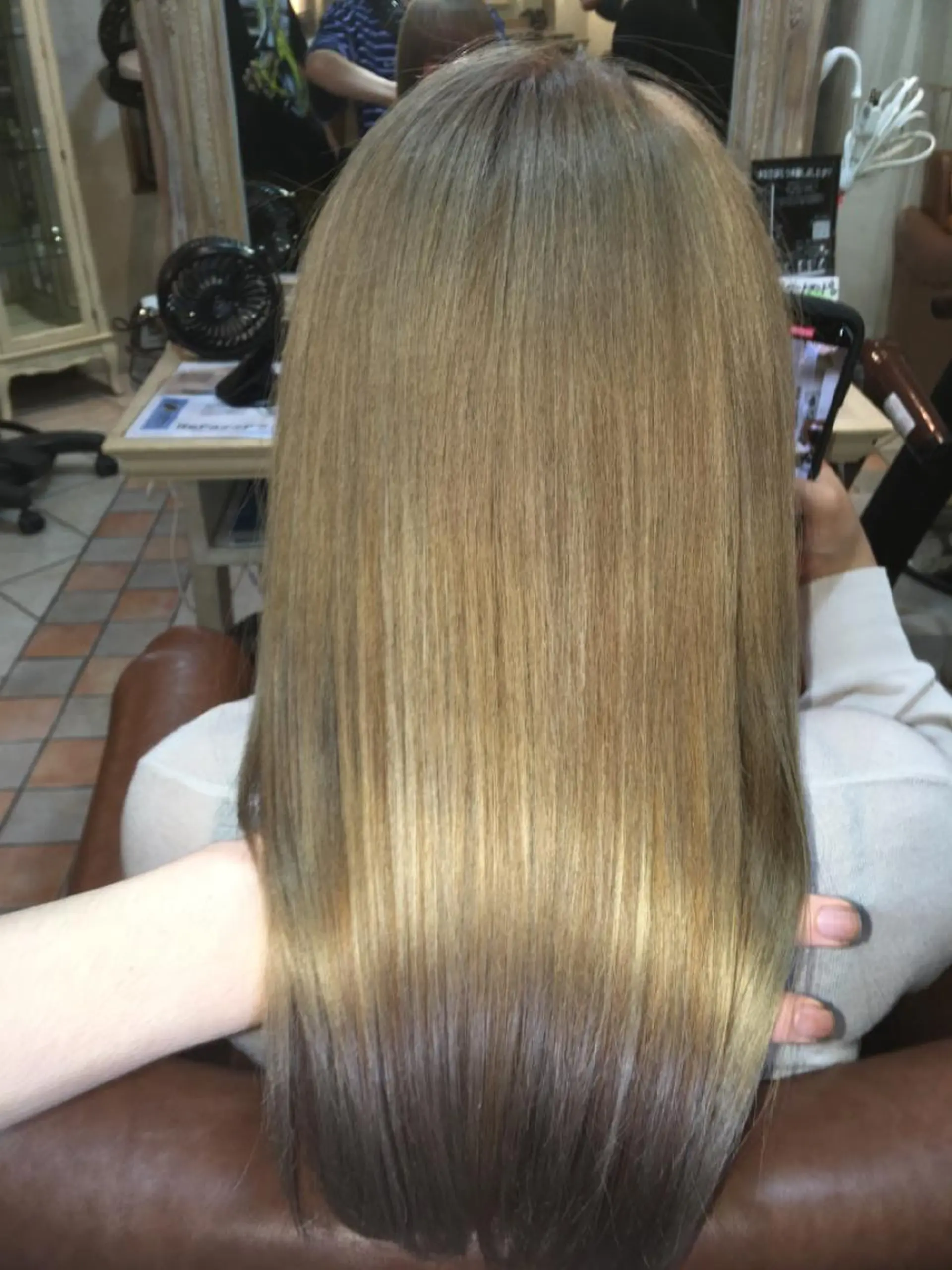 ロング カラー ダブルカラー 前平 友慈のヘアスタイル