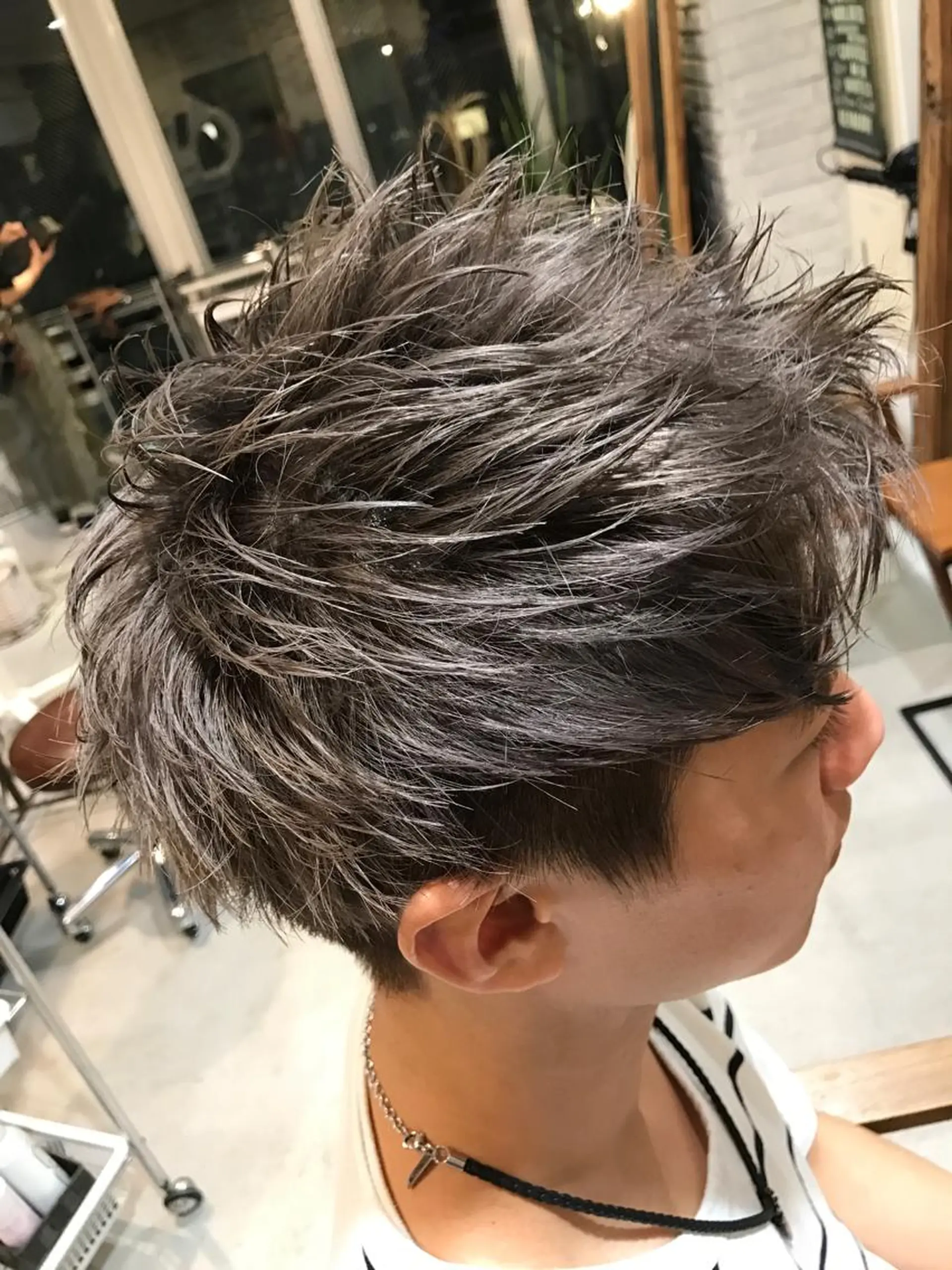 ショート カラー メンズ シルバー CALAMARI所属・【渋谷で人気】艶髪× 髪質改善/ツヤカラーのヘアスタイル