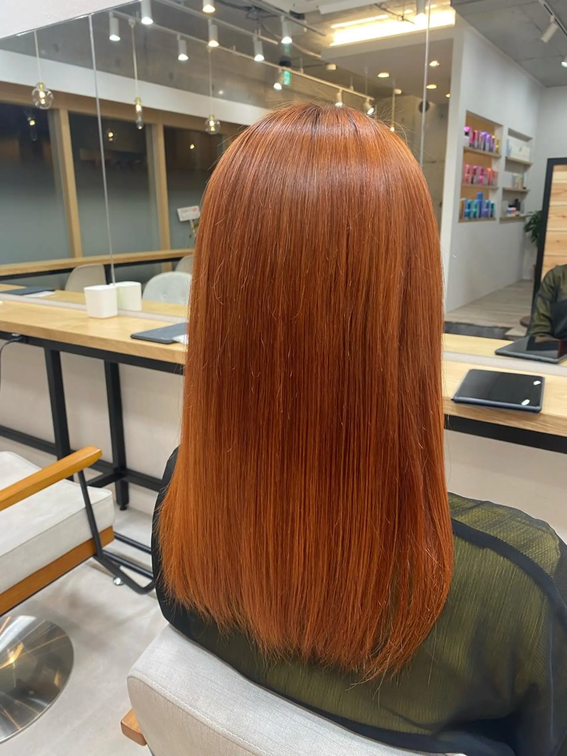 ミディアム カラー オレンジ HIYORI🧁 登戸のヘアスタイル