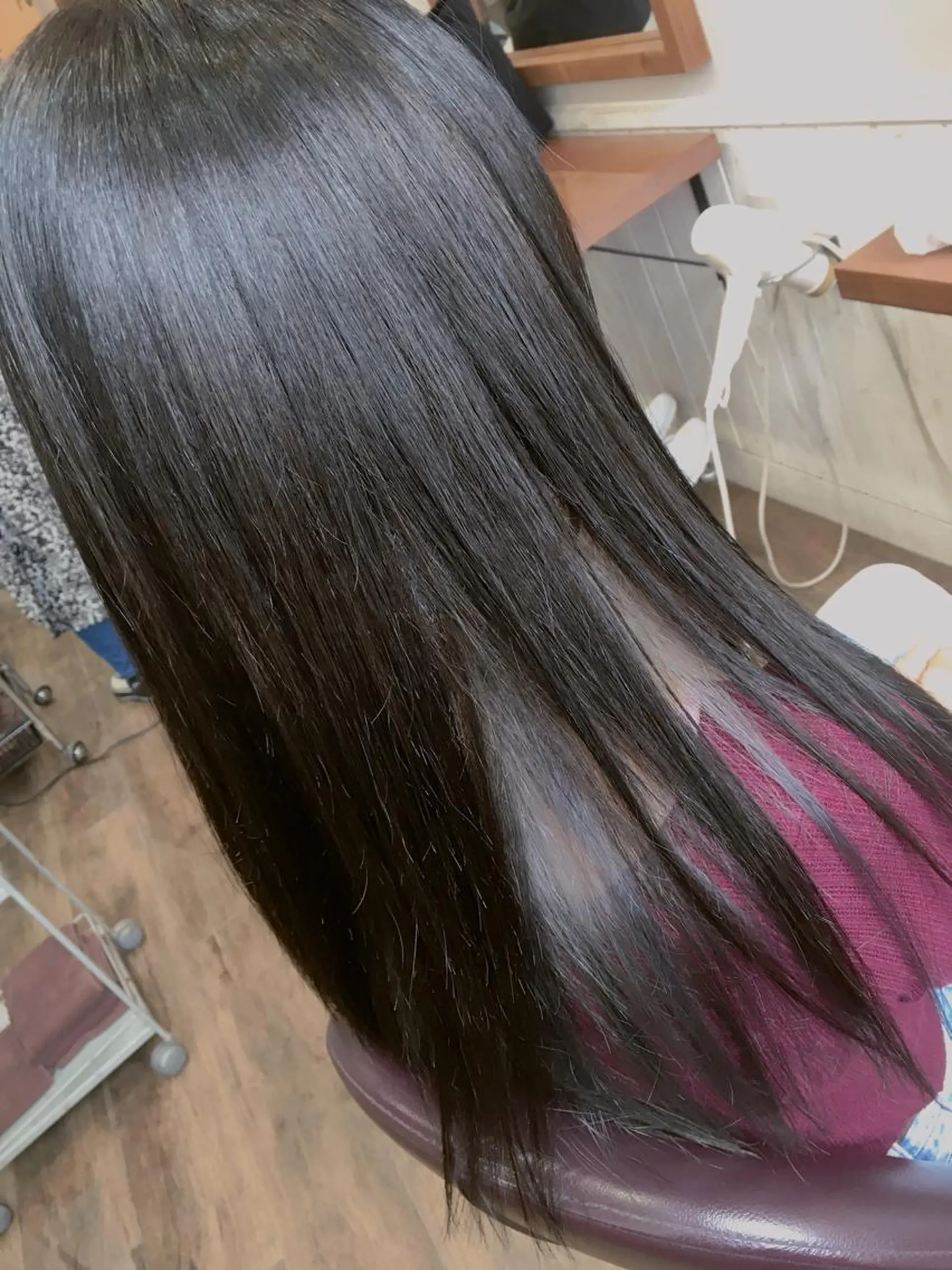 ロング カラー 塩崎 明菜のヘアスタイル