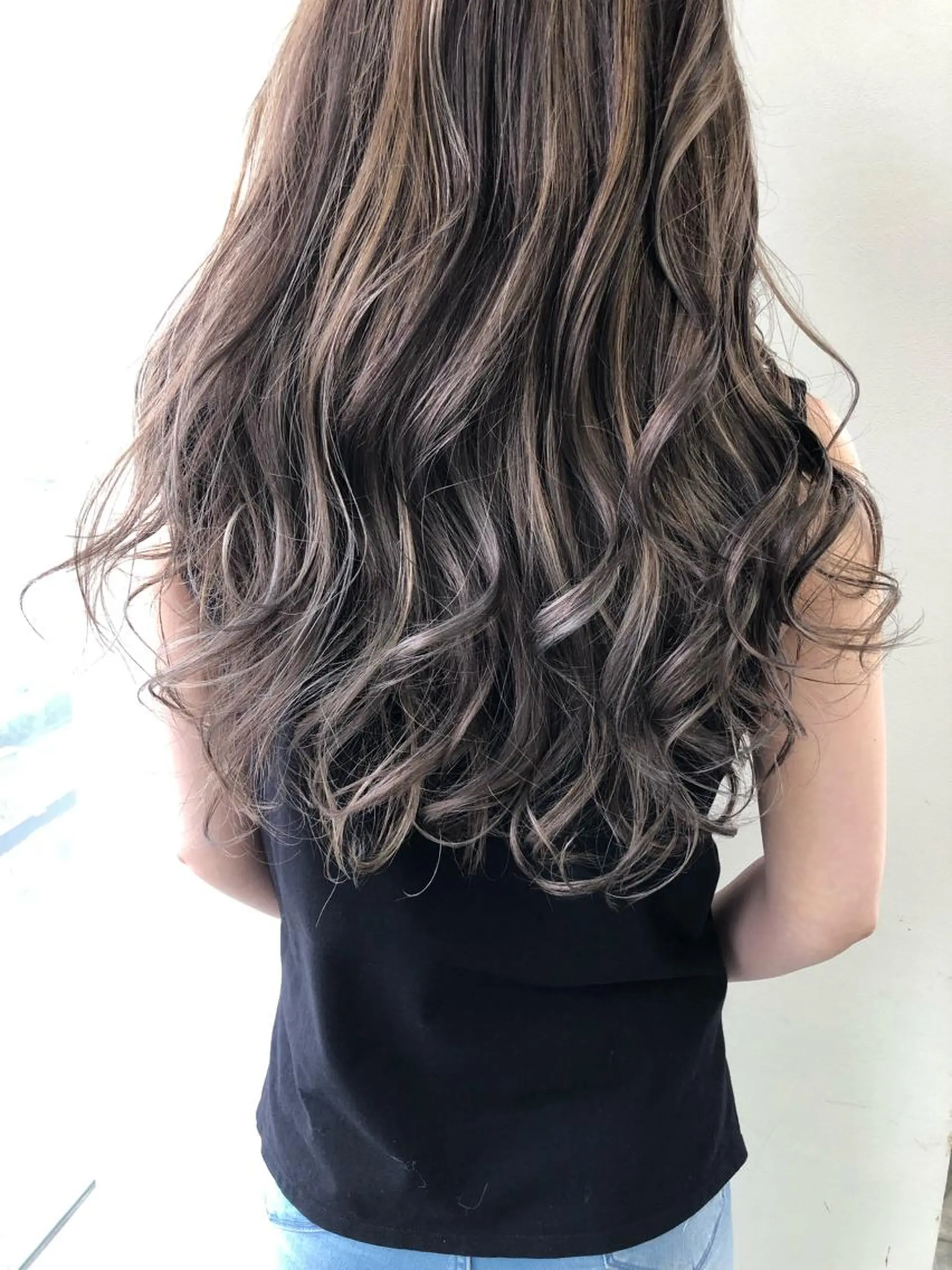 ロング ハイライト ヘアカラー トリートメント 小澤大輔 YOLO hairのヘアスタイル