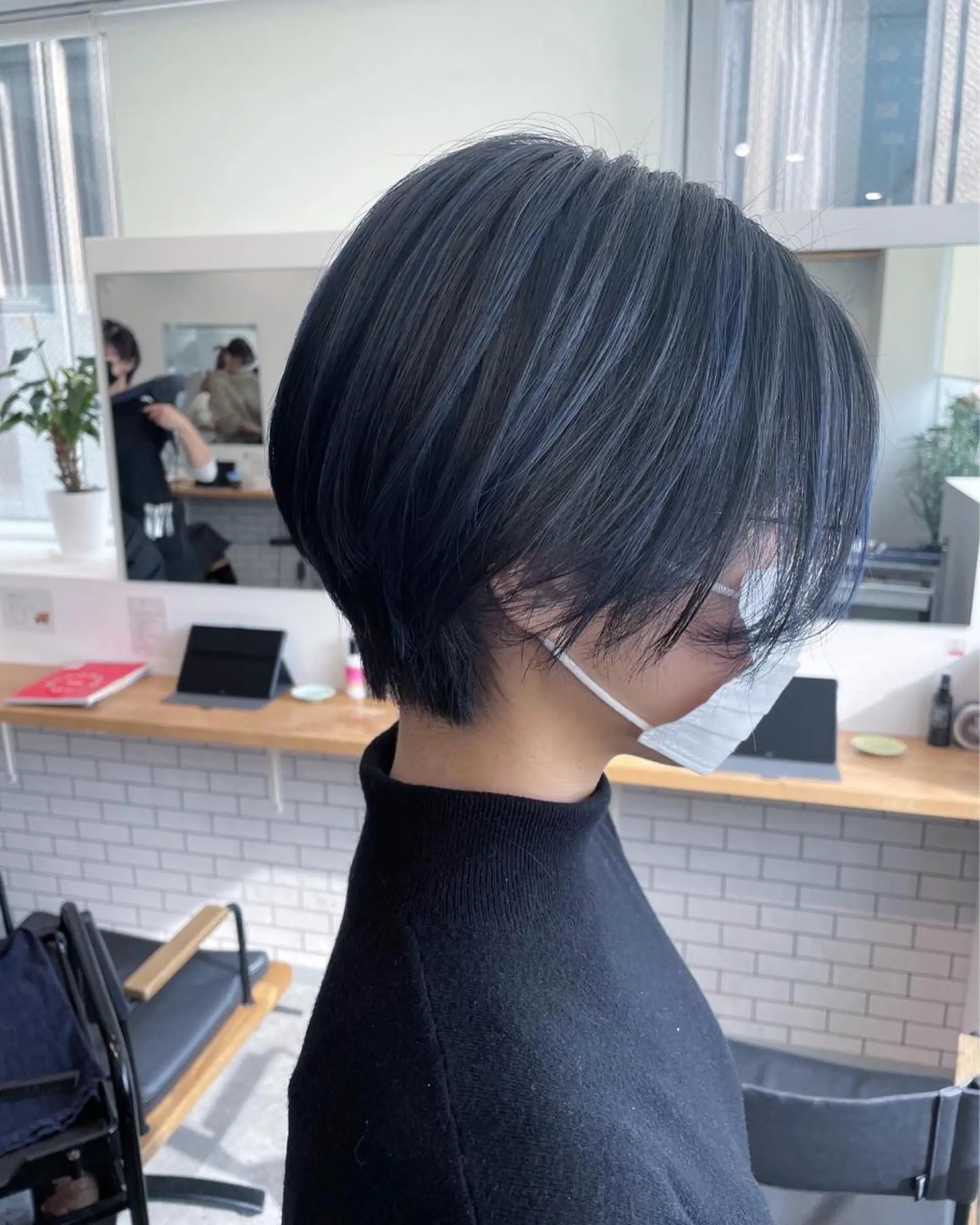 ショート カラー ブルーカラー ハイライトカラー ハイライト JIL BLAN 京都所属・RU RIのヘアスタイル