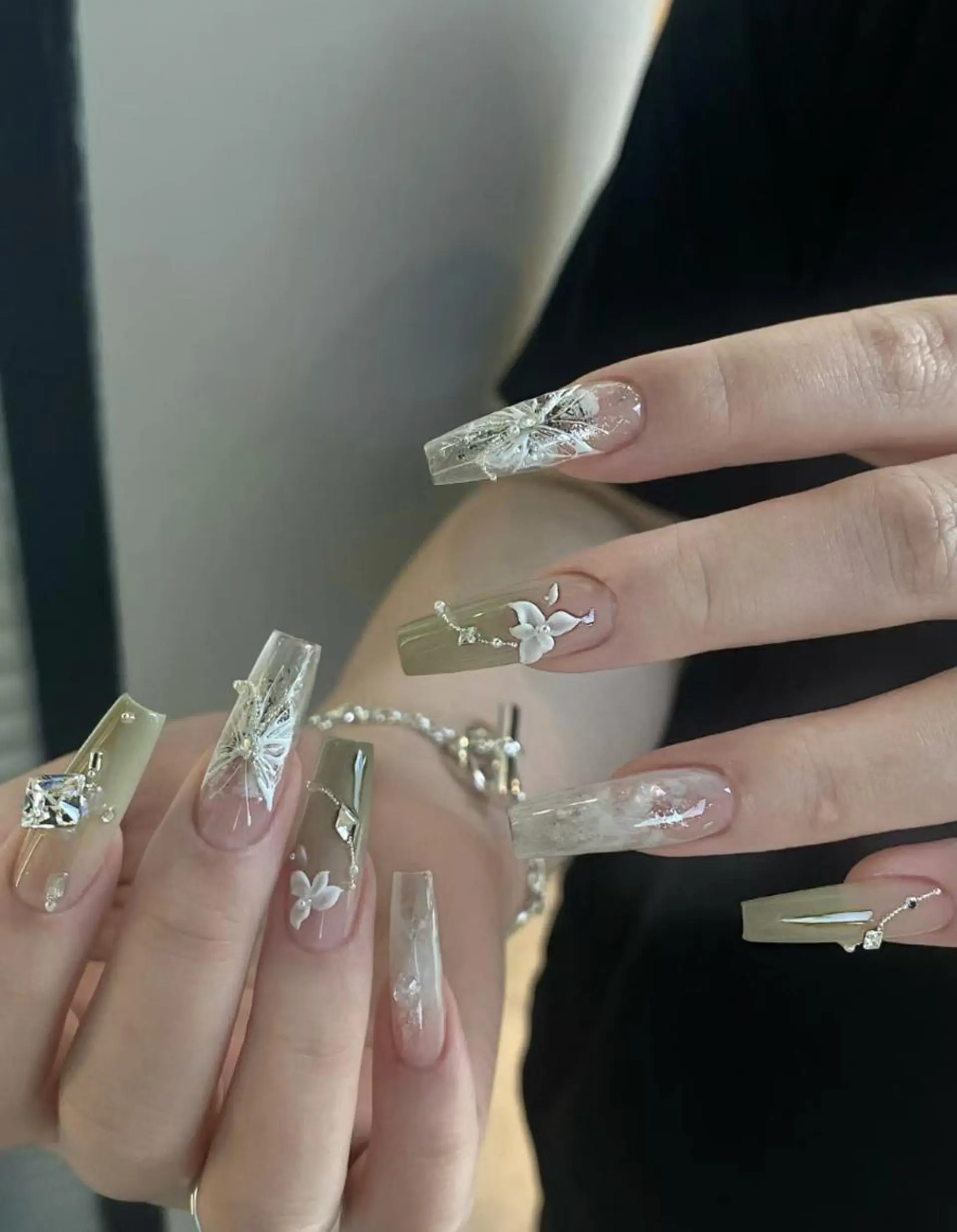 ネイル RAFFINE haru🦋🩵のネイルデザイン