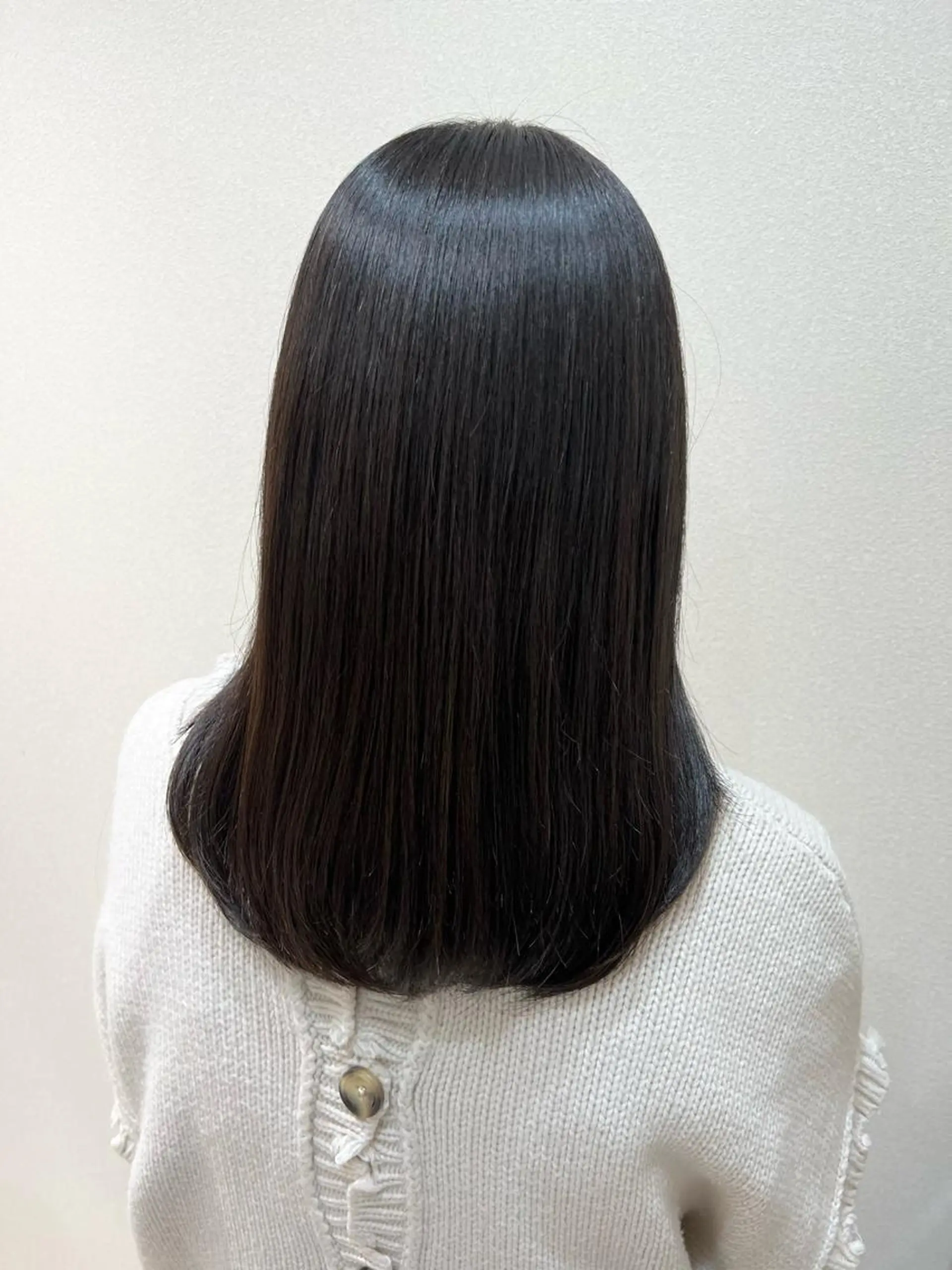 セミロング カット 縮毛矯正 トリートメント ヘッドスパ mina .のヘアスタイル