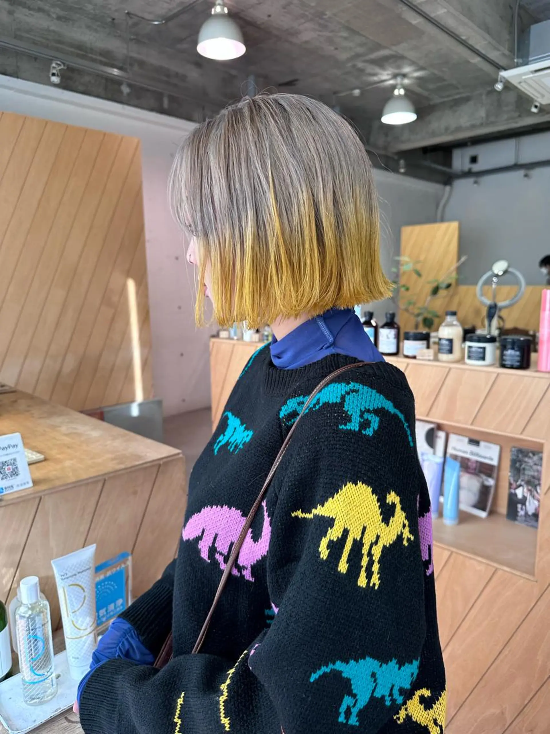 カラー Maho/海外 レイヤー/ハイトーンのヘアスタイル