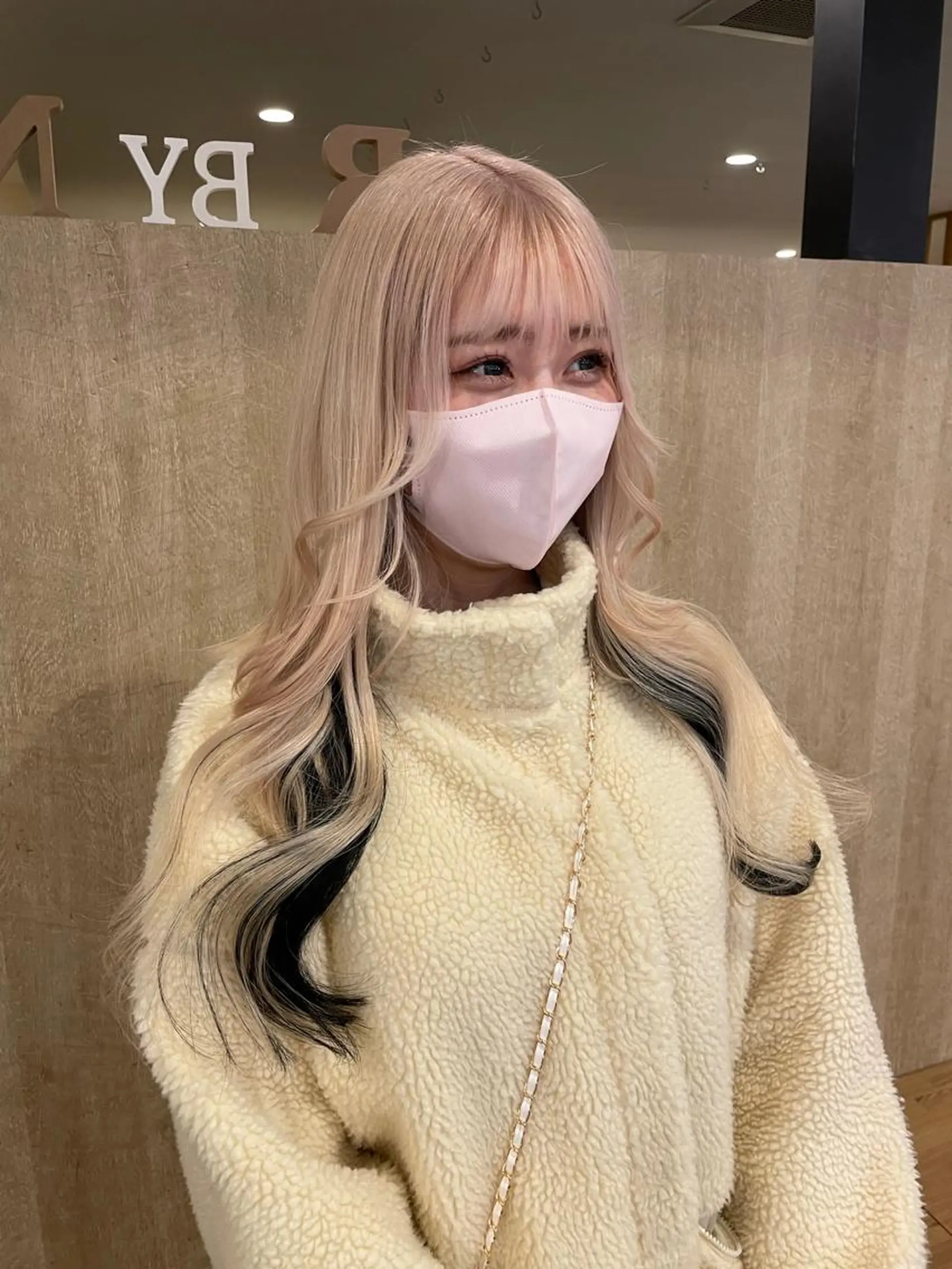 ロング アールバイニーナ所属・R by NINA アールバイニーナのヘアスタイル