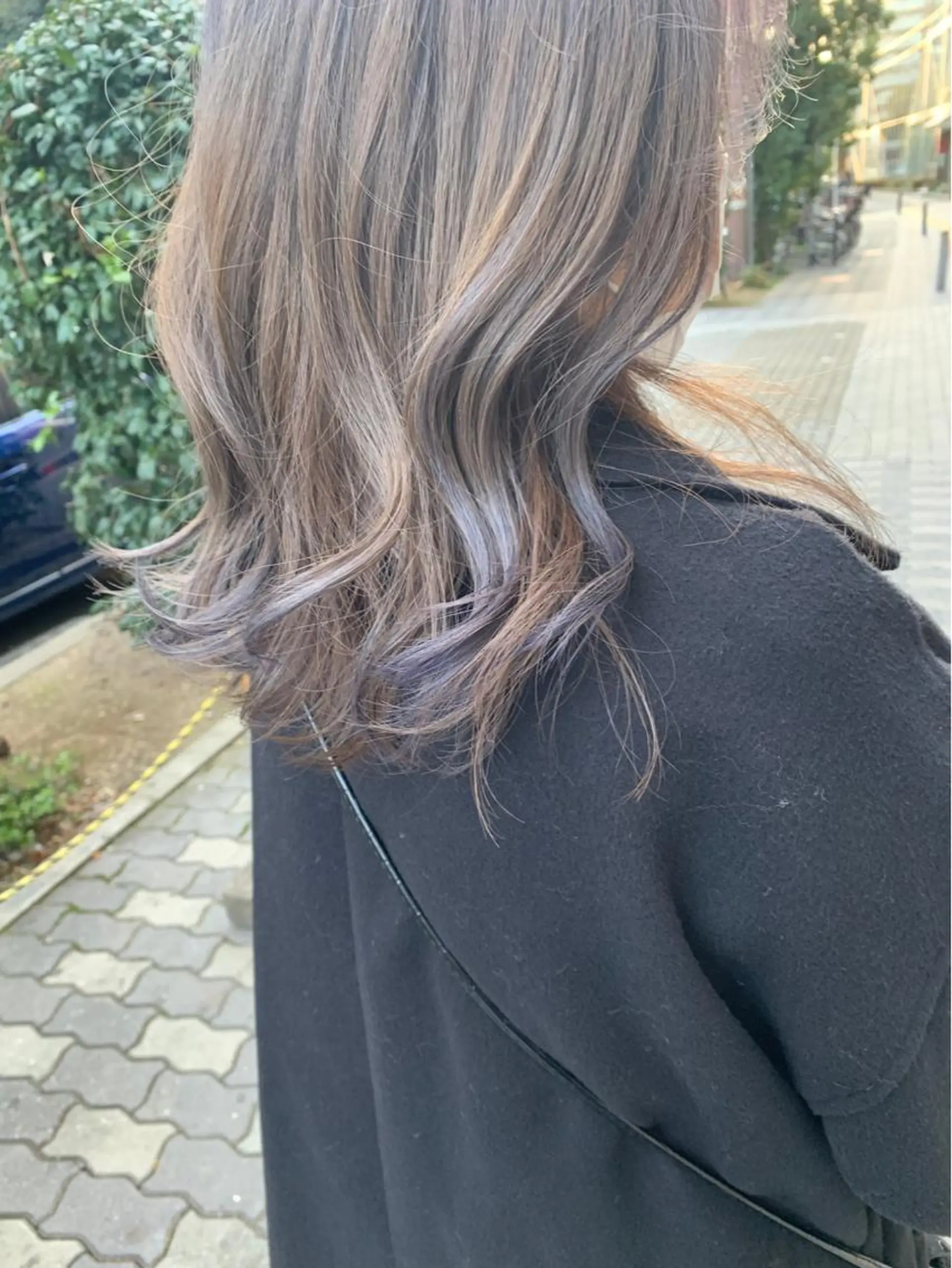 ミディアム カラー akane .のヘアスタイル