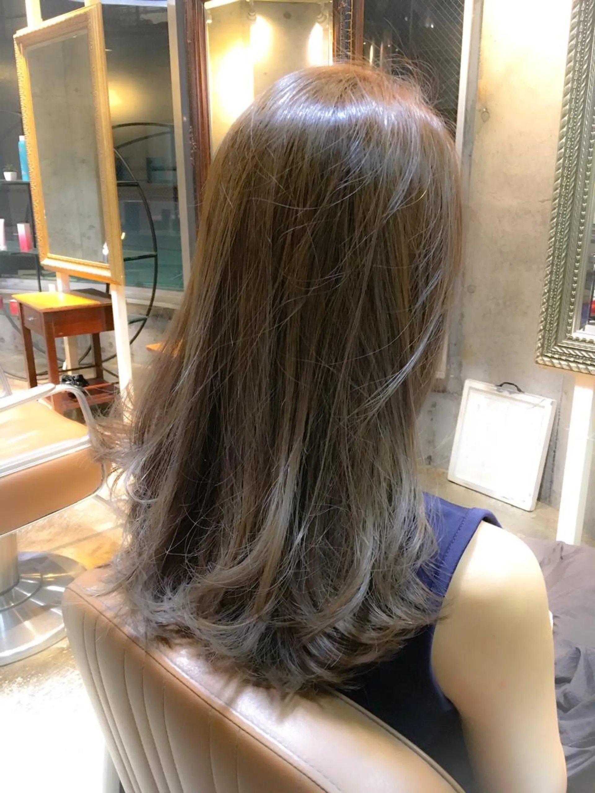 セミロング カラー アッシュ アッシュグレー ダブルカラー ハイライトカラー ハイライト 北條 優輝のヘアスタイル