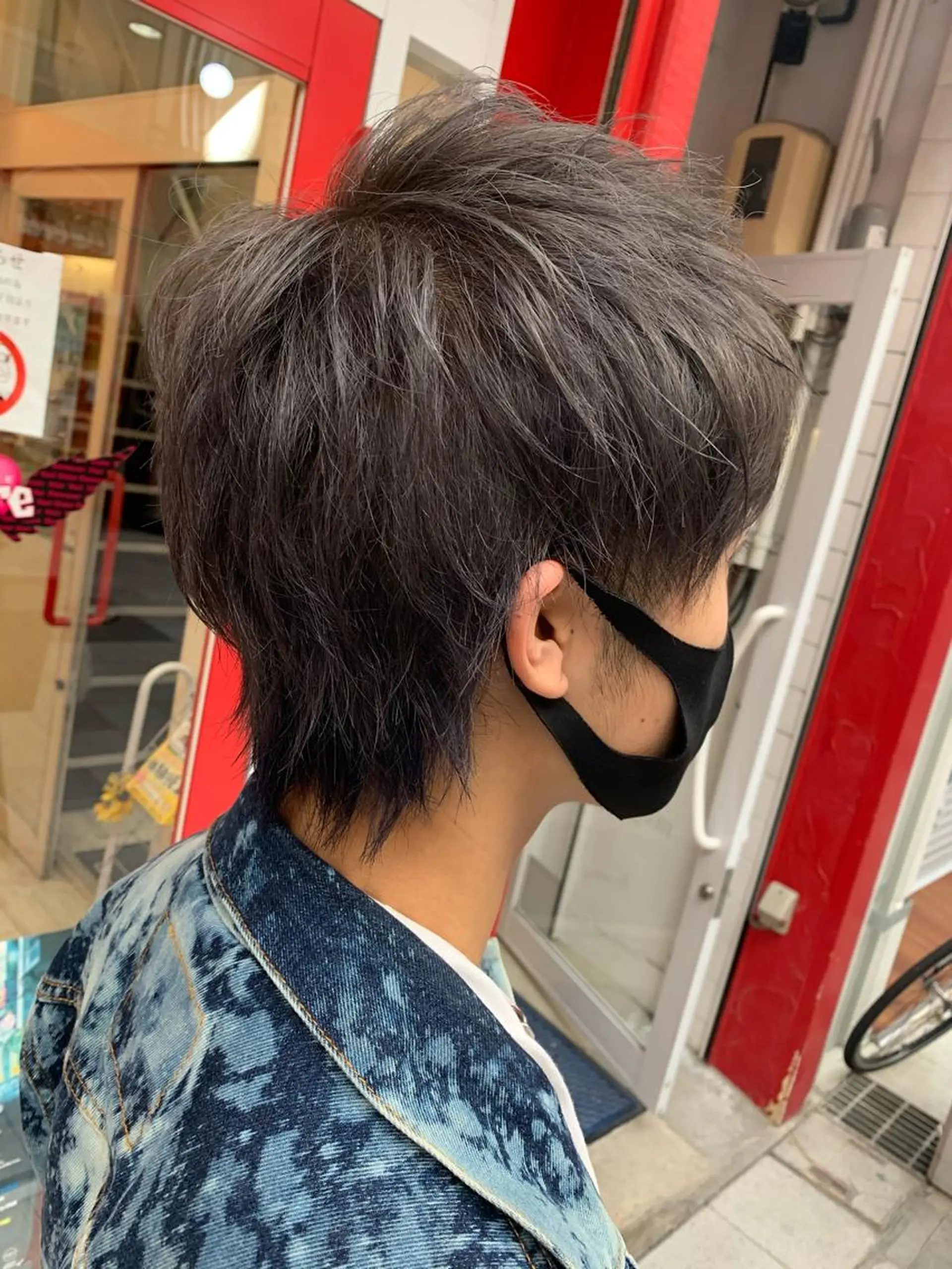 ショート カラー ヘアアレンジ メンズ ダークグレー 今村公介 ブリーチ特化、派手髪のヘアスタイル