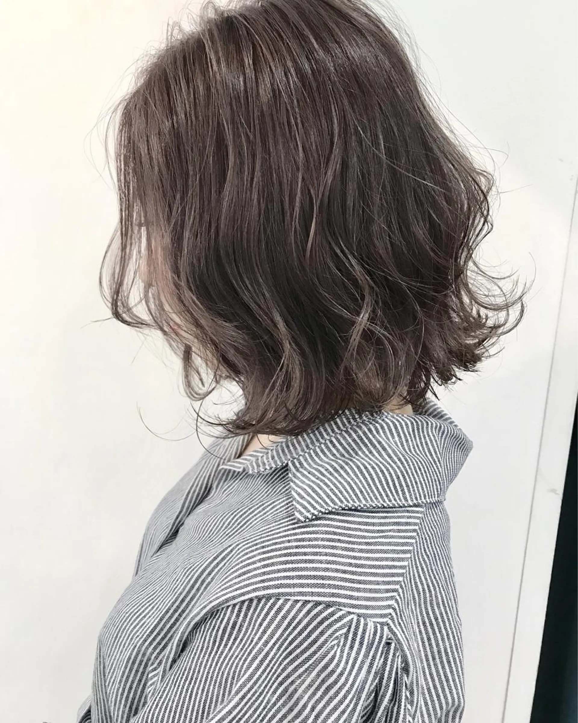 ミディアム REBECCA byCURACIONのヘアスタイル