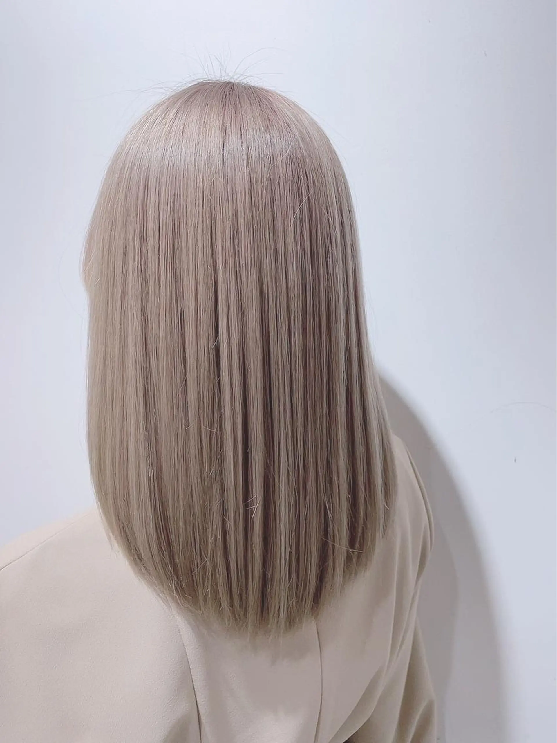 ミディアム カラー ブリーチ 崎山 紗吏のヘアスタイル