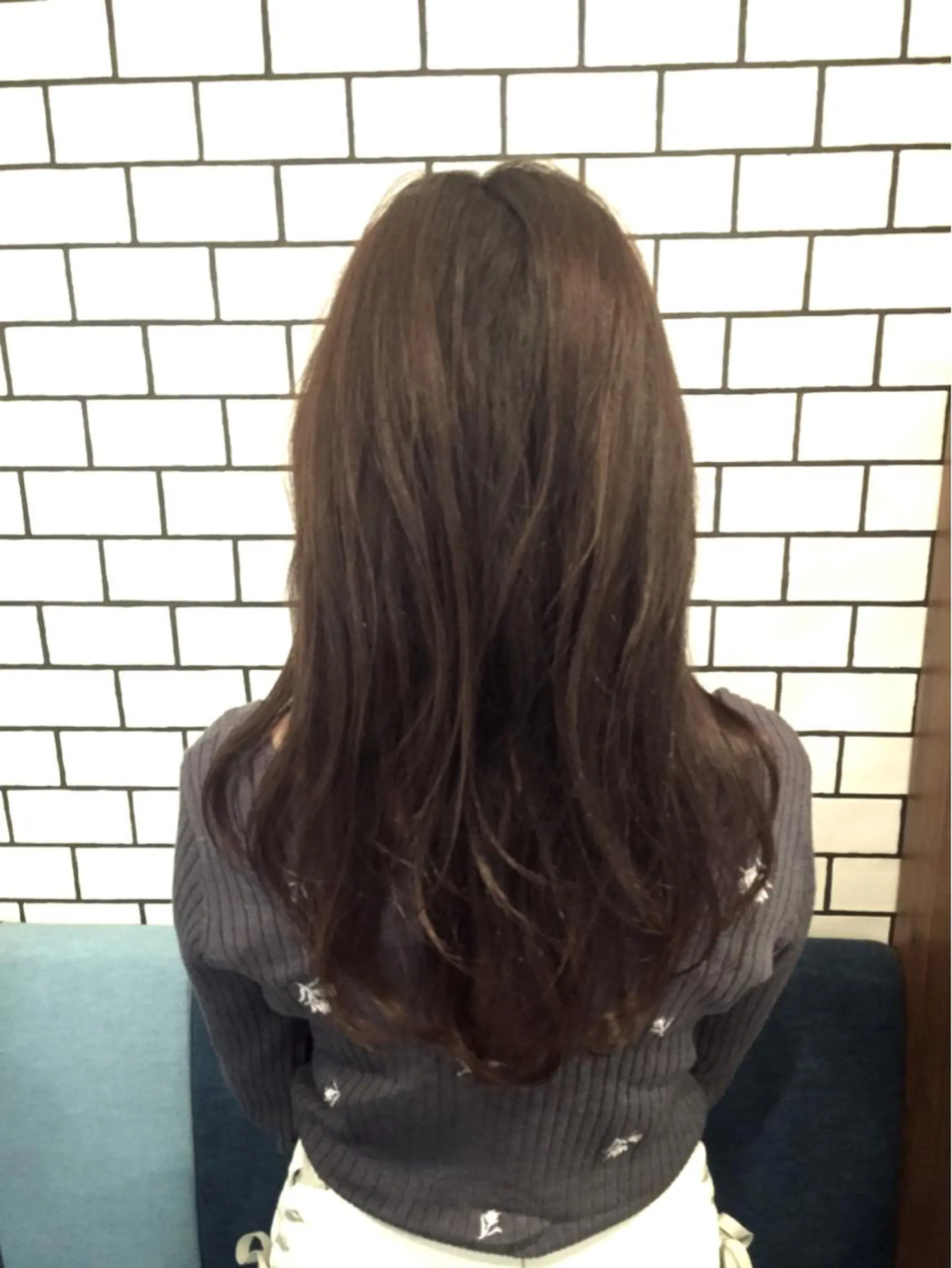 セミロング カラー マツエク・マツパ アッシュ カラーマツエク 小顔カット✨ 透明感カラーのヘアスタイル