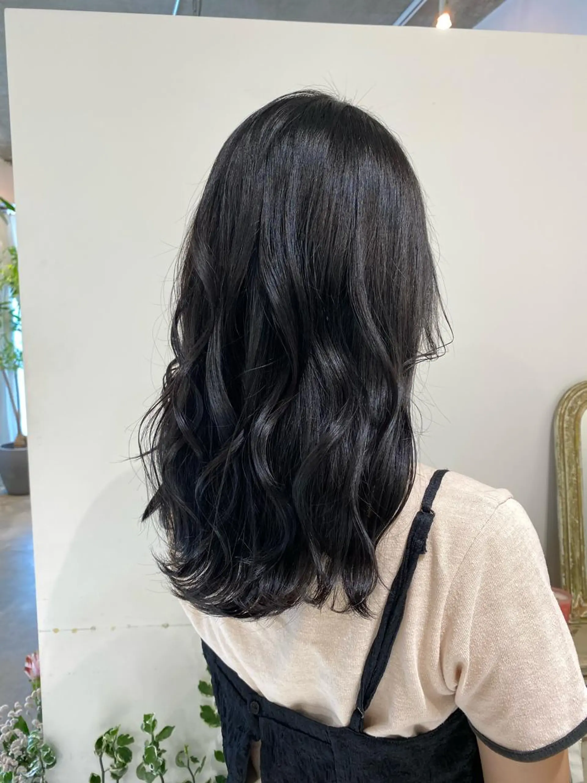 セミロング カラー ブルーカラー ブルージュ ducha所属・DUCHA Tomida naoのヘアスタイル