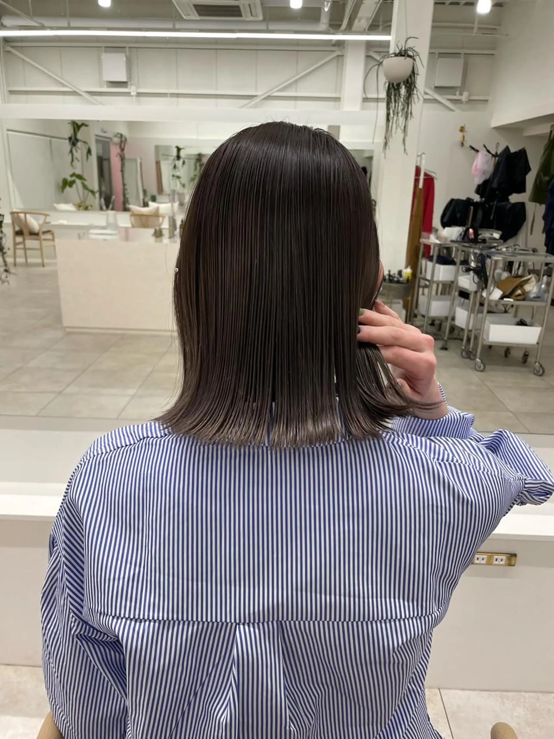 ミディアム 切りっぱなしボブ ボブ nuian所属・平井 深優のヘアスタイル